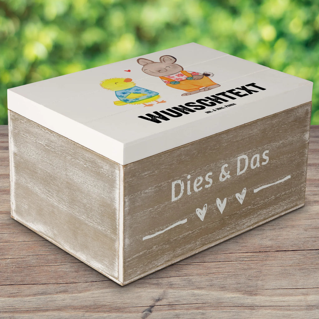 Personalisierte Holzkiste Ostern Freundschaft Schatzkiste Personalisiert, Erinnerungsbox mit Namen, Dekokiste mit Namen, Holzkiste Personalisiert, Erinnerungsbox Personalisiert, Dekokiste Personalisiert, Kiste mit Namen, Holzkiste mit Namen, GEschenkdose Personalisiert, Erinnerungskiste Personalisiert, Schatzkiste mit Namen, Geschenkbox Personalisiert, Aufbewahrungsbox Personalisiert, Truhe mit Namen, mit Namen, Schatulle mit Namen, Aufbewahrungsbox mit Namen, Kiste Personalisiert, Schatulle Personalisiert, Truhe Personalisiert, Ostern Geschenk, Osterdeko, Ostern, Ostergeschenke, Ostergeschenke Kinder, Geschenke zu Ostern, Ostern Kinder, Osterhase, Osternest, Küken, Frühlingsgefühle, Hase, Freundschaft, Ostergrüße, Osterküken, Frühling, Liebe, Ostereier, Liebesbeweis