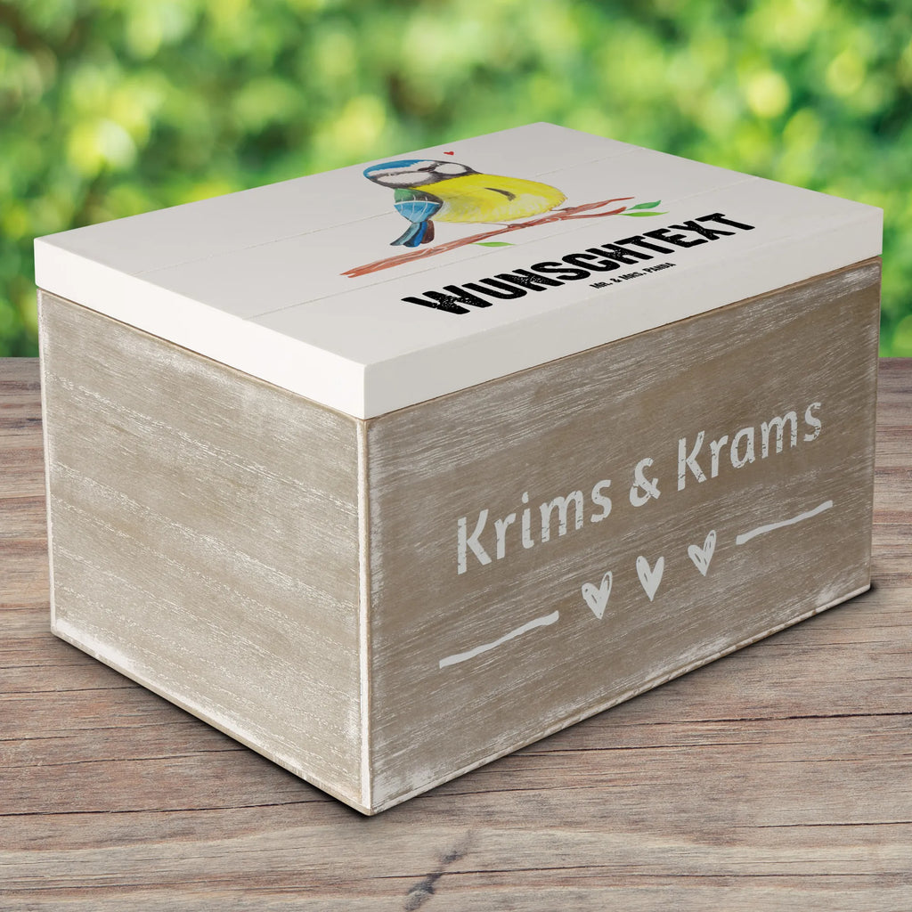Personalisierte Holzkiste Vogel Blaumeise Schatulle Personalisiert, Holzkiste Personalisiert, Aufbewahrungsbox mit Namen, Kiste mit Namen, GEschenkdose Personalisiert, Schatzkiste Personalisiert, Schatzkiste mit Namen, Dekokiste Personalisiert, Kiste Personalisiert, Erinnerungsbox Personalisiert, Truhe Personalisiert, Dekokiste mit Namen, Aufbewahrungsbox Personalisiert, Erinnerungsbox mit Namen, mit Namen, Geschenkbox Personalisiert, Schatulle mit Namen, Truhe mit Namen, Holzkiste mit Namen, Erinnerungskiste Personalisiert, Ostern Geschenk, Osterdeko, Ostern, Ostergeschenke, Ostergeschenke Kinder, Geschenke zu Ostern, Ostern Kinder, Osterhase, Osternest, Frühlingsgefühle, Blaumeise, Ostergrüße, Osterzeit, Liebe Grüße, Vogel, Frühling