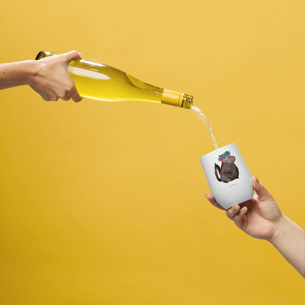 Wine cup skunk Girl Weinbecher Mit Strohhalm, Becher Aus Edelstahl Für Wein, Weinkelch Klein, Weinprobierglas, Weinglas Aus Glas, Weinglas Für Party, Weinkelch, Weinglas Für Camping, Mundgeblasenes Weinglas, Klassisches Weinglas, Weinglas Für Garten, Weinglas Set, Weinbecher Ohne Stiel, Kelch Für Wein, Stapelbares Weinglas, Weinglas Für Zuhause, Modernes Weinglas, Becher Für Wein, Weinkelch Groß, Kunststoff-Weinglas, Kristallglas Weinglas, Schwenkglas Wein, Thermo-Weinbecher, Umweltfreundliches Weinglas, Weinglas Aus Kristall, Weinglas Elegant, Weinglas Rustikal, Kelchglas, Rotweinglas, Weinkelch Mit Stiel, Reise-Weinbecher, Universalglas, Weinbecher Outdoor, Weinbecher Mit Deckel, Weinglas Für Picknick, Acryl-Weinglas, Weinverkostungsglas, Weinbecher, Öko Weinglas, Spülmaschinenfestes Weinglas, Trinkbecher Wein, Weinglas, Bambus-Weinbecher, Weißweinglas, Stinktier, Skunk, Stinker, Stinki, Raubtier, Wildtier, Namaste, Yoga