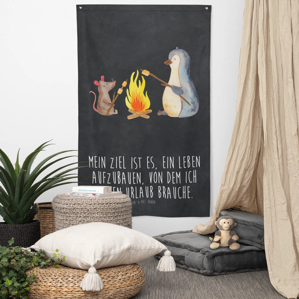 Wandteppich Pinguin Lagerfeuer Boho, Wanddeko, Wandbild, Wand Deko, Kinderzimmer Wanddeko, Schmuck-Wandbehang, Wandbehang, Tapisserie, Wandteppich, Tapestry, Kinderzimmer Deko, Kinderzimmer, Dekoration, Wandtuch, Textil-Kunst, Kinderzimmer Wand, Pinguin, Lebensmotivation, Büroalltag, Job, Marshmallows, Liebe, Arbeit, Neustart, Motivation, Lagerfeuer, Büro, Feuer, Maus, Pinguine, Leben, Lebensspruch, grillen
