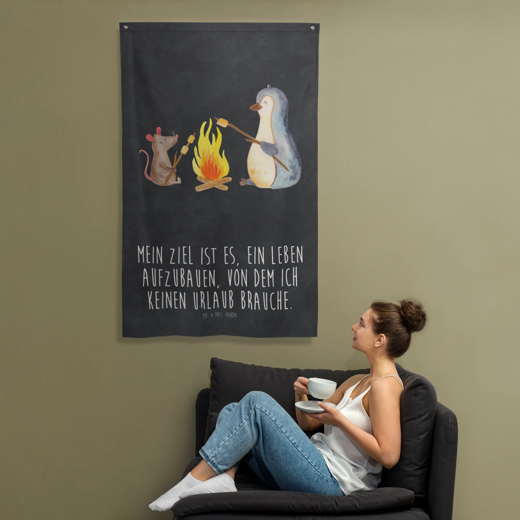 Wandteppich Pinguin Lagerfeuer Boho, Wanddeko, Wandbild, Wand Deko, Kinderzimmer Wanddeko, Schmuck-Wandbehang, Wandbehang, Tapisserie, Wandteppich, Tapestry, Kinderzimmer Deko, Kinderzimmer, Dekoration, Wandtuch, Textil-Kunst, Kinderzimmer Wand, Pinguin, Lebensmotivation, Büroalltag, Job, Marshmallows, Liebe, Arbeit, Neustart, Motivation, Lagerfeuer, Büro, Feuer, Maus, Pinguine, Leben, Lebensspruch, grillen
