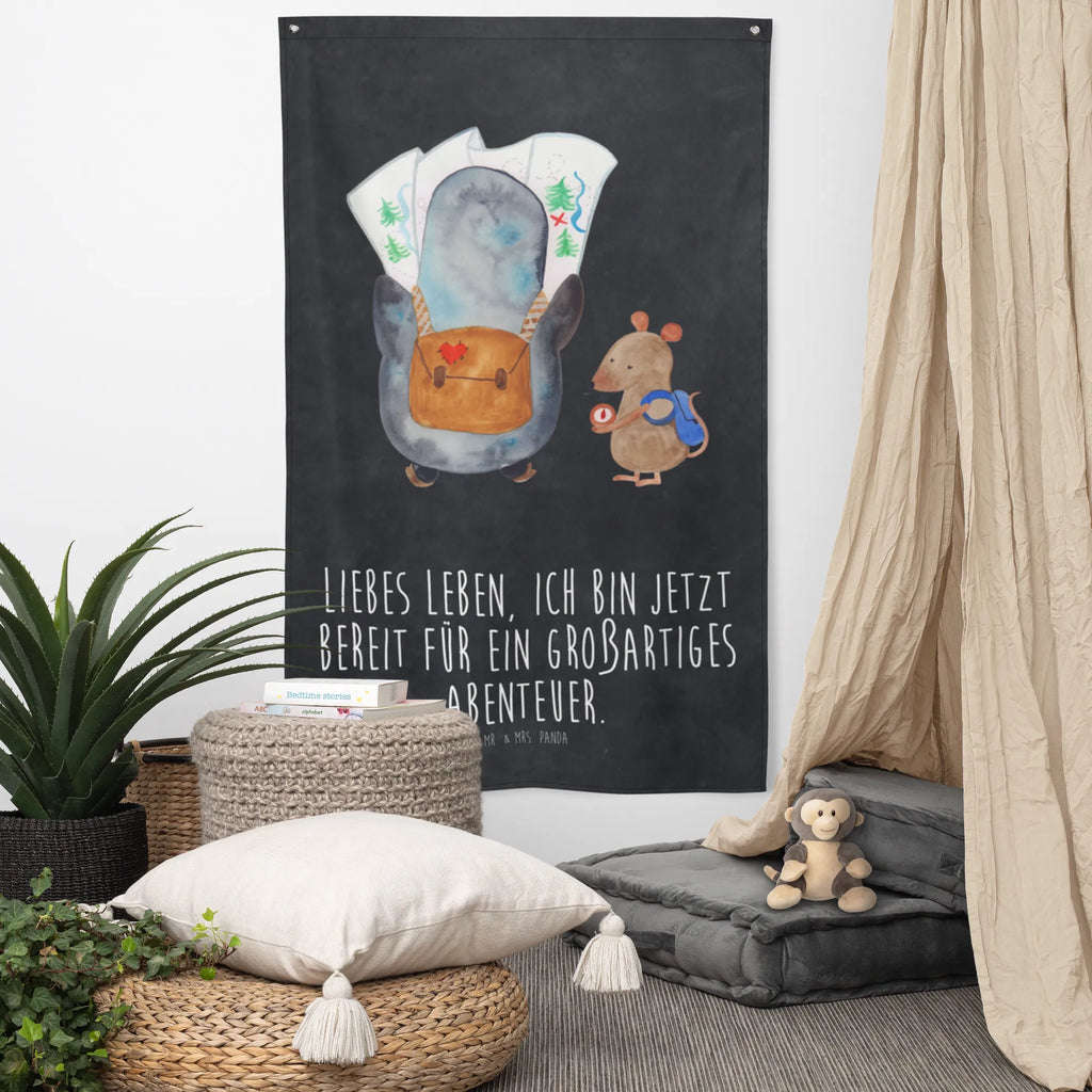 Wandteppich Pinguin & Maus Wanderer Kinderzimmer Wand, Schmuck-Wandbehang, Tapisserie, Kinderzimmer Wanddeko, Kinderzimmer Deko, Textil-Kunst, Wanddeko, Wandbehang, Kinderzimmer, Boho, Wand Deko, Tapestry, Wandteppich, Wandtuch, Wandbild, Dekoration, Pinguin, Wanderlust, wandern, Roadtrip, Abenteurer, Ausflug, Pinguine, Abenteuer