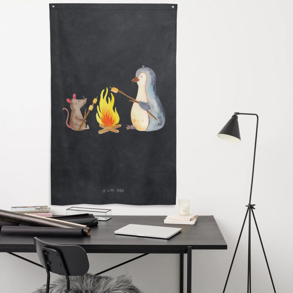 Wandteppich Pinguin Lagerfeuer Boho, Wanddeko, Wandbild, Wand Deko, Kinderzimmer Wanddeko, Schmuck-Wandbehang, Wandbehang, Tapisserie, Wandteppich, Tapestry, Kinderzimmer Deko, Kinderzimmer, Dekoration, Wandtuch, Textil-Kunst, Kinderzimmer Wand, Pinguin, Lebensmotivation, Büroalltag, Job, Marshmallows, Liebe, Arbeit, Neustart, Motivation, Lagerfeuer, Büro, Feuer, Maus, Pinguine, Leben, Lebensspruch, grillen