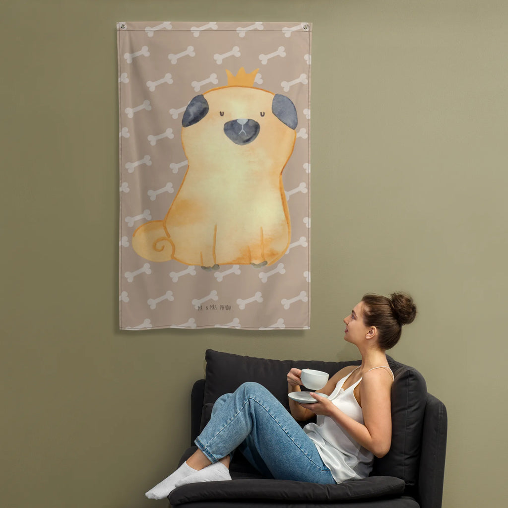 Wandteppich Mops Krone Wandtuch, Wand Deko, Kinderzimmer Deko, Tapisserie, Boho, Wandteppich, Textil-Kunst, Kinderzimmer Wand, Wandbehang, Wandbild, Tapestry, Schmuck-Wandbehang, Kinderzimmer Wanddeko, Sprüche, Hund, Hunderasse, Hundebesitzer, Hundemotiv, Haustier, Tierliebhaber, Allergisch, Lustig, Hundebesitzer. Spruch, Mops, Hausregel, Kinderlos