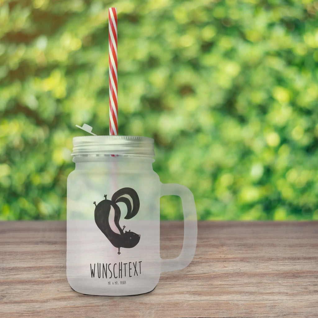 Personalisiertes Trinkglas Mason Jar Stinktier Handstand Geschenkglas Mit Gravur, Smoothieglas Mit Wunschtext, Trinkglas Im Mason Jar Stil Personalisiert, Cocktailglas Mit Wunschtext, Mason Jar Trinkglas Mit Namen, Saftglas Mit Gravur, Mason Jar Mit Firmenlogo, Limonadenglas Mit Namen, Glas Mit Persönlicher Botschaft, Glasbecher Mit Gravur, Glas Mit Schraubdeckel Und Wunschtext, Glas Für Familie Mit Wunschtext, Glas Mit Strohhalm Und Wunschtext, Getränkeglas Mit Namen, Glas Für Freunde Mit Namen, Vintage Trinkglas Mit Namen, Glas Mit Liebevollem Text, Mason Jar Glas Selbst Gestalten, Handgemachtes Glas Mit Wunschtext, Mason Jar Für BBQ Personalisiert, Glas Für Sommergetränke Mit Wunschtext, Mason Jar Mit Henkel Und Gravur, Glas Mit Initialen, Mason Jar Glas Mit Wunschtext, Personalisiertes Mason Jar, Mason Jar Für Gartenparty Mit Namen, Einmachglas Mit Gravur, Glas Im Landhausstil Mit Namen, Glas Mit Datum Und Namen, Werbegeschenk Glas Mit Wunschgravur, Mason Jar Glas Für Hochzeit Mit Gravur, Stinktier, Skunk, Wildtier, Kind, Spielplatz, Raubtier, verpielt, Stinker, Stinki