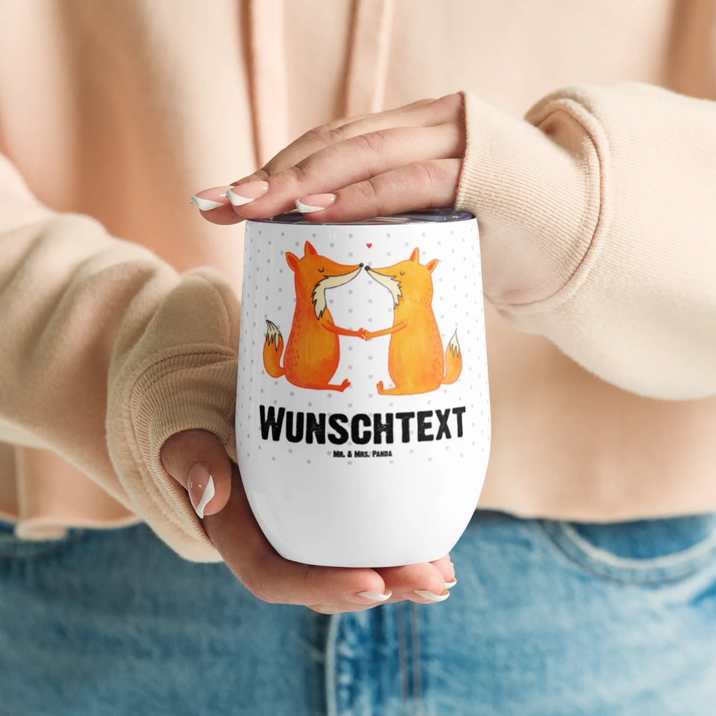 Personalisierter Weinbecher Füchse Liebe Weinbecher Mit Deckel Und Namen, Weinbecher Aus Edelstahl Mit Namen, Weinbecher Mit Namen, Weinglas Mit Initialen, Personalisierter Weinbecher, Rustikaler Weinbecher Mit Namen, Mundgeblasenes Weinglas Mit Namen, Weinbecher Für Picknick Mit Namen, Weinglas Für Party Mit Wunschname, Modernes Weinglas Mit Wunschname, Bambus-Weinbecher Mit Wunschname, Klassisches Weinglas Mit Namensgravur, Umweltfreundliches Weinglas Mit Namen, Spülmaschinenfestes Weinglas Mit Gravur, Trinkbecher Wein Mit Namen, Kunststoff-Weinglas Mit Namen, Weinglas Mit Namensgravur, Thermo-Weinbecher Mit Namensaufdruck, Acryl-Weinbecher Mit Namensgravur, Becher Für Wein Mit Namensdruck, Weinglas Für Zuhause Mit Namensgravur, Weinbecher Für Camping Mit Namensgravur, Universalglas Mit Namensgravur, Kristallglas Weinglas Mit Wunschname, Kelchglas Mit Wunschname, Becher Aus Edelstahl Für Wein Mit Namen, Öko Weinglas Mit Namensdruck, Reise-Weinbecher Mit Namen, Stapelbares Weinglas Mit Namen, Fuchs, Fox, Liebe, Ehemann, Ehe, Liebesbeweis, Ehefrau, Liebespaar, Partner, Füchse, Freundin, Freund, Paar, Verlobte