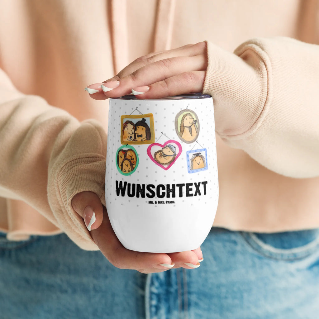 Personalisierter Weinbecher Igel Familie Öko Weinglas Mit Namensdruck, Kelchglas Mit Wunschname, Weinglas Für Zuhause Mit Namensgravur, Rustikaler Weinbecher Mit Namen, Kristallglas Weinglas Mit Wunschname, Modernes Weinglas Mit Wunschname, Weinbecher Mit Deckel Und Namen, Weinbecher Aus Edelstahl Mit Namen, Weinglas Für Party Mit Wunschname, Personalisierter Weinbecher, Weinglas Mit Namensgravur, Mundgeblasenes Weinglas Mit Namen, Stapelbares Weinglas Mit Namen, Becher Für Wein Mit Namensdruck, Bambus-Weinbecher Mit Wunschname, Weinglas Mit Initialen, Trinkbecher Wein Mit Namen, Umweltfreundliches Weinglas Mit Namen, Spülmaschinenfestes Weinglas Mit Gravur, Weinbecher Mit Namen, Weinbecher Für Camping Mit Namensgravur, Weinbecher Für Picknick Mit Namen, Reise-Weinbecher Mit Namen, Thermo-Weinbecher Mit Namensaufdruck, Kunststoff-Weinglas Mit Namen, Becher Aus Edelstahl Für Wein Mit Namen, Klassisches Weinglas Mit Namensgravur, Universalglas Mit Namensgravur, Acryl-Weinbecher Mit Namensgravur, Familie, Vatertag, Muttertag, Bruder, Schwester, Mama, Papa, Oma, Opa, Bilder, Glück, Liebe, Zusammenhalt, Igel