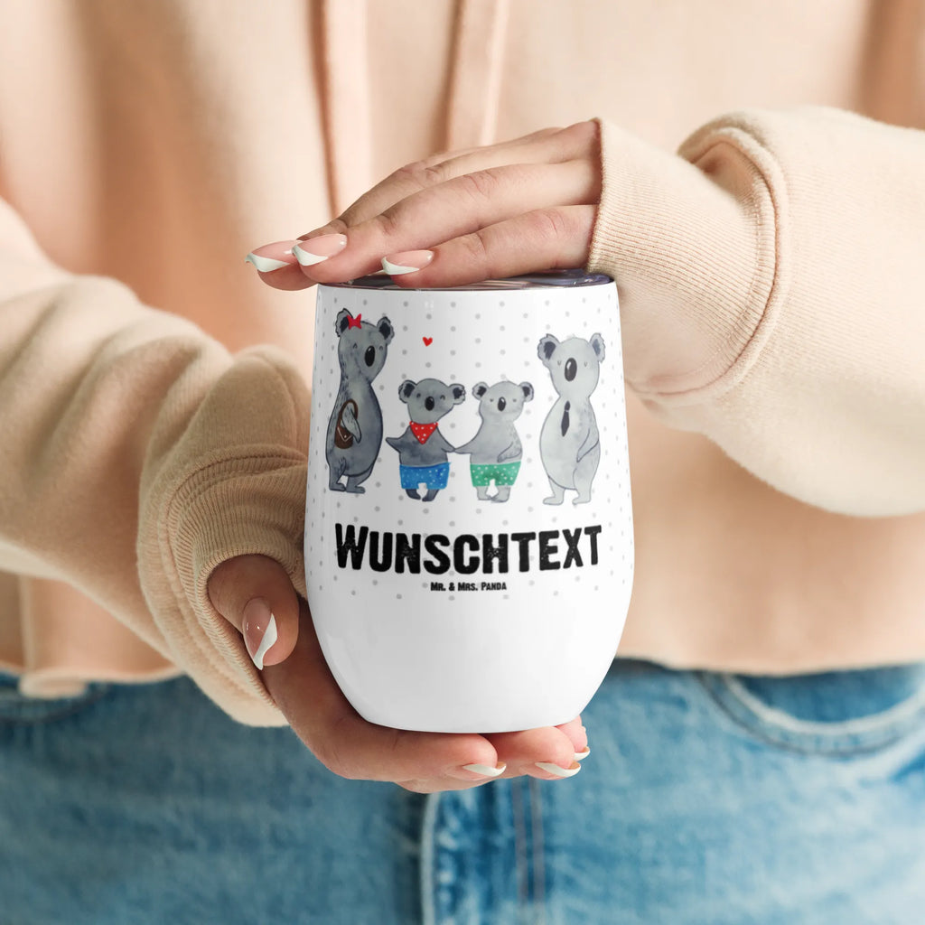 Personalised wine cup Koala family with two kids Klassisches Weinglas Mit Namensgravur, Weinbecher Für Camping Mit Namensgravur, Weinbecher Aus Edelstahl Mit Namen, Stapelbares Weinglas Mit Namen, Universalglas Mit Namensgravur, Bambus-Weinbecher Mit Wunschname, Reise-Weinbecher Mit Namen, Kristallglas Weinglas Mit Wunschname, Spülmaschinenfestes Weinglas Mit Gravur, Weinbecher Mit Namen, Umweltfreundliches Weinglas Mit Namen, Thermo-Weinbecher Mit Namensaufdruck, Mundgeblasenes Weinglas Mit Namen, Trinkbecher Wein Mit Namen, Weinglas Für Party Mit Wunschname, Acryl-Weinbecher Mit Namensgravur, Kunststoff-Weinglas Mit Namen, Öko Weinglas Mit Namensdruck, Becher Für Wein Mit Namensdruck, Weinglas Für Zuhause Mit Namensgravur, Kelchglas Mit Wunschname, Weinglas Mit Initialen, Weinbecher Für Picknick Mit Namen, Becher Aus Edelstahl Für Wein Mit Namen, Personalisierter Weinbecher, Weinbecher Mit Deckel Und Namen, Modernes Weinglas Mit Wunschname, Weinglas Mit Namensgravur, Rustikaler Weinbecher Mit Namen, Muttertag, Vatertag, Mama, Papa, Oma, Opa, Familie, Schwester, Bruder, Familienleben, Koalafamilie, Lieblingsfamilie, Koalabär, Koala, Familienzeit, Beste Familie