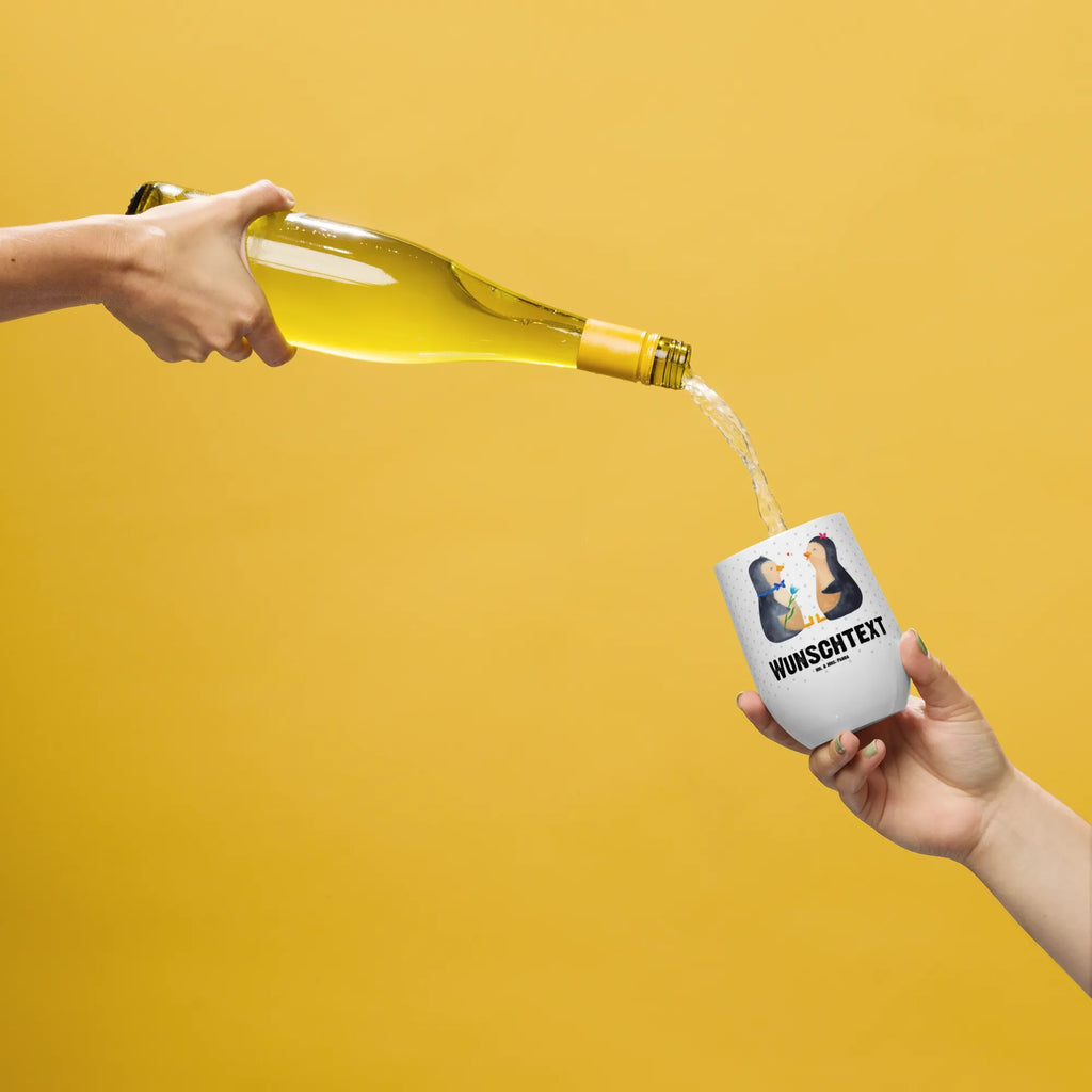 Personalisierter Weinbecher Pinguin Pärchen Universalglas Mit Namensgravur, Kunststoff-Weinglas Mit Namen, Klassisches Weinglas Mit Namensgravur, Stapelbares Weinglas Mit Namen, Öko Weinglas Mit Namensdruck, Weinbecher Für Picknick Mit Namen, Mundgeblasenes Weinglas Mit Namen, Spülmaschinenfestes Weinglas Mit Gravur, Kelchglas Mit Wunschname, Weinglas Für Zuhause Mit Namensgravur, Modernes Weinglas Mit Wunschname, Weinbecher Mit Deckel Und Namen, Weinglas Mit Namensgravur, Becher Für Wein Mit Namensdruck, Personalisierter Weinbecher, Acryl-Weinbecher Mit Namensgravur, Trinkbecher Wein Mit Namen, Weinbecher Mit Namen, Bambus-Weinbecher Mit Wunschname, Becher Aus Edelstahl Für Wein Mit Namen, Kristallglas Weinglas Mit Wunschname, Reise-Weinbecher Mit Namen, Rustikaler Weinbecher Mit Namen, Thermo-Weinbecher Mit Namensaufdruck, Umweltfreundliches Weinglas Mit Namen, Weinglas Mit Initialen, Weinbecher Aus Edelstahl Mit Namen, Weinbecher Für Camping Mit Namensgravur, Weinglas Für Party Mit Wunschname, Pinguin, große Liebe, Pinguine, Liebesbeweis, Hochzeitstag, Jahrestag, Hochzeit, Liebespaar, Verlobung, Liebesgeschenk, Liebe, Hochzeitsgeschenk, Traumpaar