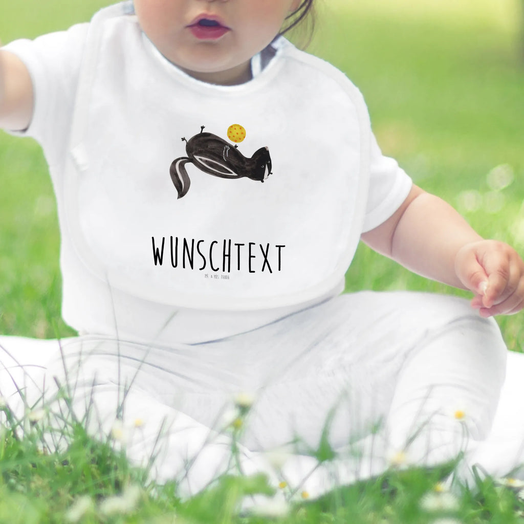 Personalisiertes Babylätzchen Stinktier Ball Personalisierter Babylätzchen, Handgemachtes Babylätzchen Mit Personalisierung, Lätzchen Mit Initialen, Bio Babylätzchen Personalisiert, Babyhalstuch Mit Namen, Babylätzchen Mit Namen, Dreieckstuch Baby Mit Namen, Baby Halstuch Mit Persönlichem Text, Lustiges Lätzchen Mit Wunschtext, Sabberlätzchen Personalisiert, Lätzchen Mit Datum Oder Spruch, Babylätzchen Mit Motiv Und Namen, Personalisiertes Babylätzchen Für Jungen, Baumwoll Lätzchen Mit Text, Geschenkidee Baby Lätzchen Personalisiert, Halstuch Für Babys Personalisiert, Babylätzchen Selbst Gestalten, Babylätzchen Mit Text Für Kita Oder Krippe, Babylätzchen Für Taufe Personalisiert, Spucktuch Baby Mit Name, Baby Lätzchen Mit Wunschtext, Personalisiertes Babylätzchen Für Mädchen, Lätzchen Mit Spruch Und Namen, Neugeborenen Lätzchen Mit Namen, Individuelles Babylätzchen, Baby Lätzchen Geschenk Mit Namen, Bedrucktes Babylätzchen Mit Wunschtext, Stinktier, Skunk, Stinki, verspielt, Weisheit, Wildtier, Stinker, Raubtier