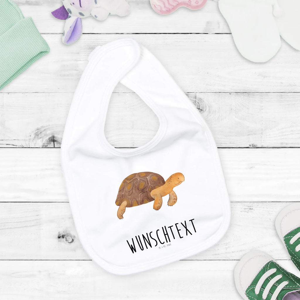 Personalisiertes Babylätzchen Schildkröte marschiert Geschenkidee Baby Lätzchen Personalisiert, Babylätzchen Selbst Gestalten, Lätzchen Mit Spruch Und Namen, Handgemachtes Babylätzchen Mit Personalisierung, Lätzchen Mit Initialen, Babylätzchen Für Taufe Personalisiert, Neugeborenen Lätzchen Mit Namen, Lustiges Lätzchen Mit Wunschtext, Babyhalstuch Mit Namen, Dreieckstuch Baby Mit Namen, Bio Babylätzchen Personalisiert, Babylätzchen Mit Motiv Und Namen, Baby Halstuch Mit Persönlichem Text, Babylätzchen Mit Namen, Sabberlätzchen Personalisiert, Lätzchen Mit Datum Oder Spruch, Halstuch Für Babys Personalisiert, Personalisiertes Babylätzchen Für Jungen, Bedrucktes Babylätzchen Mit Wunschtext, Spucktuch Baby Mit Name, Baby Lätzchen Geschenk Mit Namen, Personalisiertes Babylätzchen Für Mädchen, Baby Lätzchen Mit Wunschtext, Individuelles Babylätzchen, Personalisierter Babylätzchen, Babylätzchen Mit Text Für Kita Oder Krippe, Baumwoll Lätzchen Mit Text, Meerestiere, Meer, Urlaub, Schildkröten, Lieblingsmensch, Abenteuer, Inspiration, Neustart, get lost, Schildkröte, Motivation, Reiselust