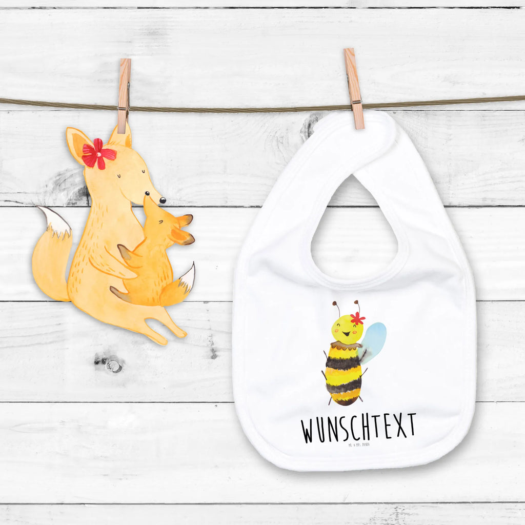 Personalisiertes Babylätzchen Biene Happy Babylätzchen Mit Namen, Lätzchen Mit Spruch Und Namen, Geschenkidee Baby Lätzchen Personalisiert, Handgemachtes Babylätzchen Mit Personalisierung, Baby Lätzchen Geschenk Mit Namen, Babylätzchen Mit Text Für Kita Oder Krippe, Baumwoll Lätzchen Mit Text, Lätzchen Mit Initialen, Babyhalstuch Mit Namen, Individuelles Babylätzchen, Personalisierter Babylätzchen, Personalisiertes Babylätzchen Für Jungen, Bedrucktes Babylätzchen Mit Wunschtext, Lätzchen Mit Datum Oder Spruch, Sabberlätzchen Personalisiert, Neugeborenen Lätzchen Mit Namen, Baby Lätzchen Mit Wunschtext, Lustiges Lätzchen Mit Wunschtext, Babylätzchen Mit Motiv Und Namen, Personalisiertes Babylätzchen Für Mädchen, Babylätzchen Selbst Gestalten, Halstuch Für Babys Personalisiert, Baby Halstuch Mit Persönlichem Text, Babylätzchen Für Taufe Personalisiert, Bio Babylätzchen Personalisiert, Spucktuch Baby Mit Name, Dreieckstuch Baby Mit Namen, Biene, Wespe, Hummel