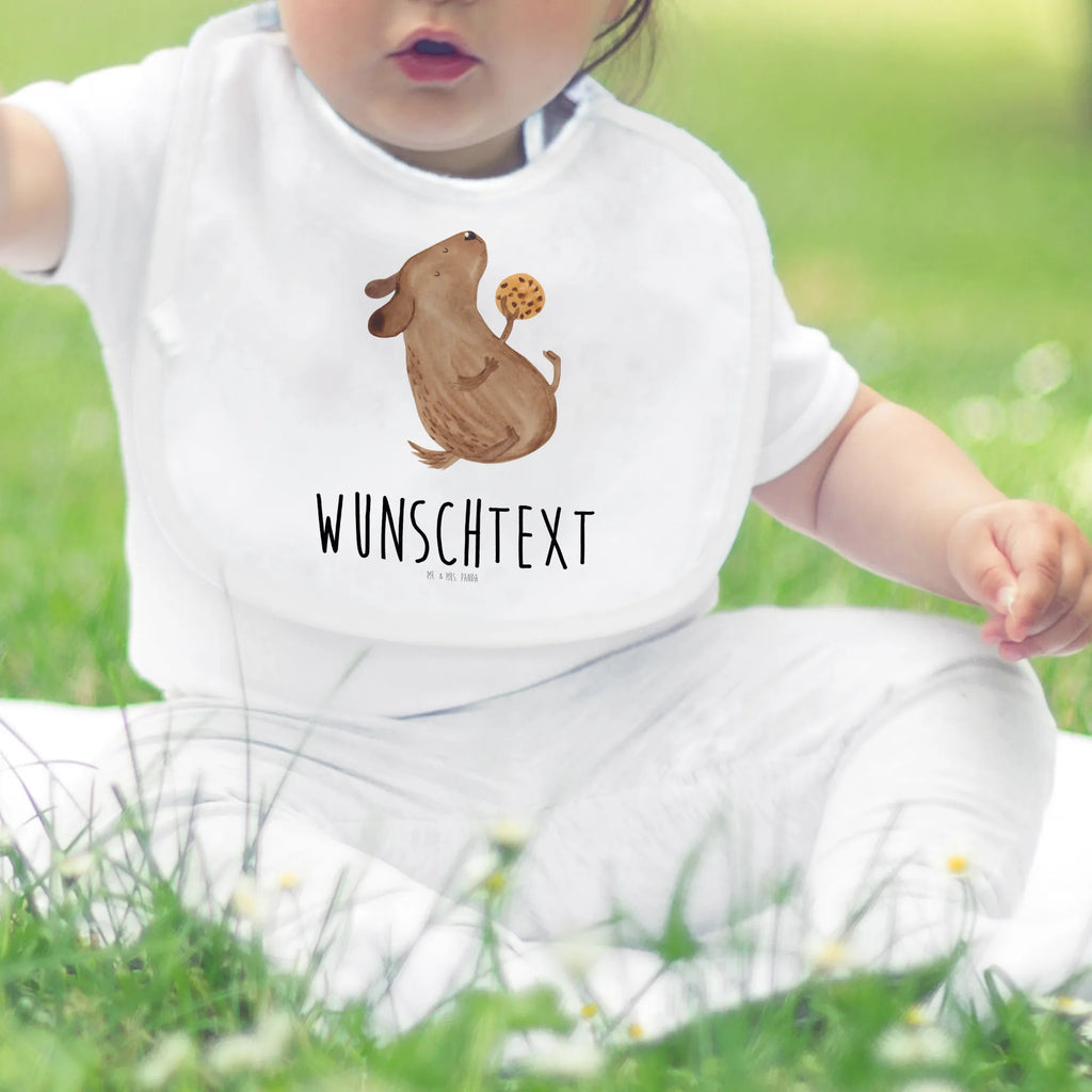 Personalisiertes Babylätzchen Hund Keks Lustiges Lätzchen Mit Wunschtext, Personalisierter Babylätzchen, Individuelles Babylätzchen, Geschenkidee Baby Lätzchen Personalisiert, Bedrucktes Babylätzchen Mit Wunschtext, Lätzchen Mit Initialen, Baby Lätzchen Geschenk Mit Namen, Babylätzchen Mit Namen, Lätzchen Mit Datum Oder Spruch, Personalisiertes Babylätzchen Für Jungen, Babylätzchen Selbst Gestalten, Personalisiertes Babylätzchen Für Mädchen, Halstuch Für Babys Personalisiert, Babyhalstuch Mit Namen, Lätzchen Mit Spruch Und Namen, Babylätzchen Mit Text Für Kita Oder Krippe, Baumwoll Lätzchen Mit Text, Dreieckstuch Baby Mit Namen, Bio Babylätzchen Personalisiert, Handgemachtes Babylätzchen Mit Personalisierung, Baby Halstuch Mit Persönlichem Text, Babylätzchen Für Taufe Personalisiert, Babylätzchen Mit Motiv Und Namen, Baby Lätzchen Mit Wunschtext, Spucktuch Baby Mit Name, Neugeborenen Lätzchen Mit Namen, Sabberlätzchen Personalisiert, Hund, Hundemotiv, Haustier, Hunderasse, Tierliebhaber, Hundebesitzer, Sprüche, Leckerli, Hundekekse, Hundesnacks, Hundeleckerli