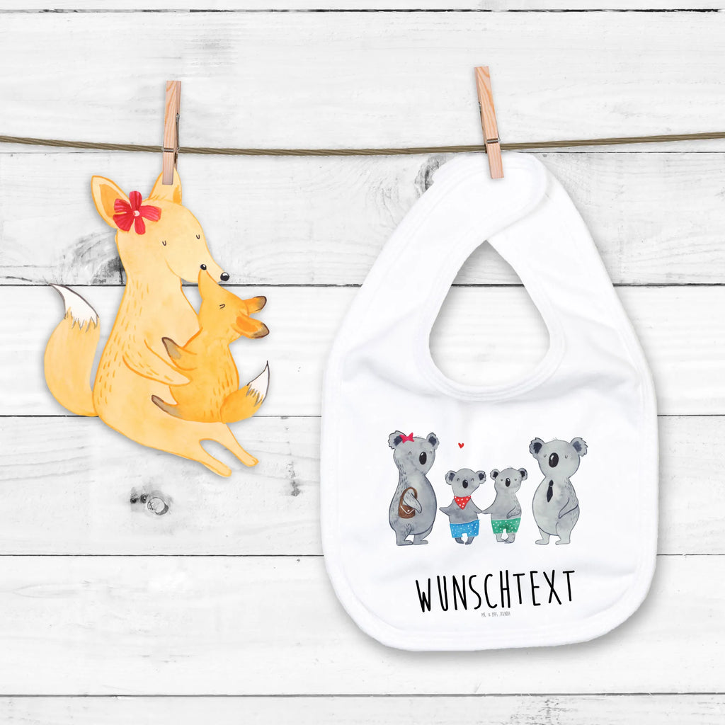 Personalisiertes Babylätzchen Koala Familie zwei Dreieckstuch Baby Mit Namen, Personalisierter Babylätzchen, Babylätzchen Mit Text Für Kita Oder Krippe, Babylätzchen Für Taufe Personalisiert, Sabberlätzchen Personalisiert, Baby Lätzchen Geschenk Mit Namen, Babyhalstuch Mit Namen, Handgemachtes Babylätzchen Mit Personalisierung, Lustiges Lätzchen Mit Wunschtext, Babylätzchen Selbst Gestalten, Bio Babylätzchen Personalisiert, Baby Halstuch Mit Persönlichem Text, Bedrucktes Babylätzchen Mit Wunschtext, Neugeborenen Lätzchen Mit Namen, Baumwoll Lätzchen Mit Text, Spucktuch Baby Mit Name, Babylätzchen Mit Motiv Und Namen, Personalisiertes Babylätzchen Für Jungen, Halstuch Für Babys Personalisiert, Baby Lätzchen Mit Wunschtext, Individuelles Babylätzchen, Lätzchen Mit Datum Oder Spruch, Personalisiertes Babylätzchen Für Mädchen, Lätzchen Mit Spruch Und Namen, Lätzchen Mit Initialen, Geschenkidee Baby Lätzchen Personalisiert, Babylätzchen Mit Namen, Familie, Vatertag, Muttertag, Bruder, Schwester, Mama, Papa, Oma, Opa, beste Familie, Familienleben, Lieblingsfamilie, Familienzeit, Koalabär, Koalafamilie, Koala