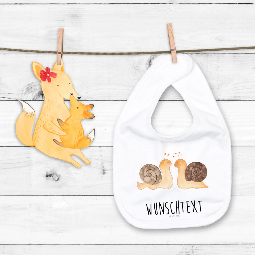 Personalised bib Snails in love Baumwoll Lätzchen Mit Text, Babylätzchen Für Taufe Personalisiert, Lätzchen Mit Datum Oder Spruch, Bedrucktes Babylätzchen Mit Wunschtext, Dreieckstuch Baby Mit Namen, Lätzchen Mit Initialen, Sabberlätzchen Personalisiert, Bio Babylätzchen Personalisiert, Babylätzchen Mit Text Für Kita Oder Krippe, Babylätzchen Mit Motiv Und Namen, Baby Halstuch Mit Persönlichem Text, Spucktuch Baby Mit Name, Baby Lätzchen Geschenk Mit Namen, Babyhalstuch Mit Namen, Babylätzchen Mit Namen, Individuelles Babylätzchen, Personalisiertes Babylätzchen Für Jungen, Halstuch Für Babys Personalisiert, Personalisiertes Babylätzchen Für Mädchen, Handgemachtes Babylätzchen Mit Personalisierung, Lustiges Lätzchen Mit Wunschtext, Geschenkidee Baby Lätzchen Personalisiert, Baby Lätzchen Mit Wunschtext, Personalisierter Babylätzchen, Neugeborenen Lätzchen Mit Namen, Lätzchen Mit Spruch Und Namen, Babylätzchen Selbst Gestalten, Liebe, Partner, Freund, Freundin, Ehemann, Ehefrau, Heiraten, Verlobung, Heiratsantrag, Liebesgeschenk, Jahrestag, Hocheitstag