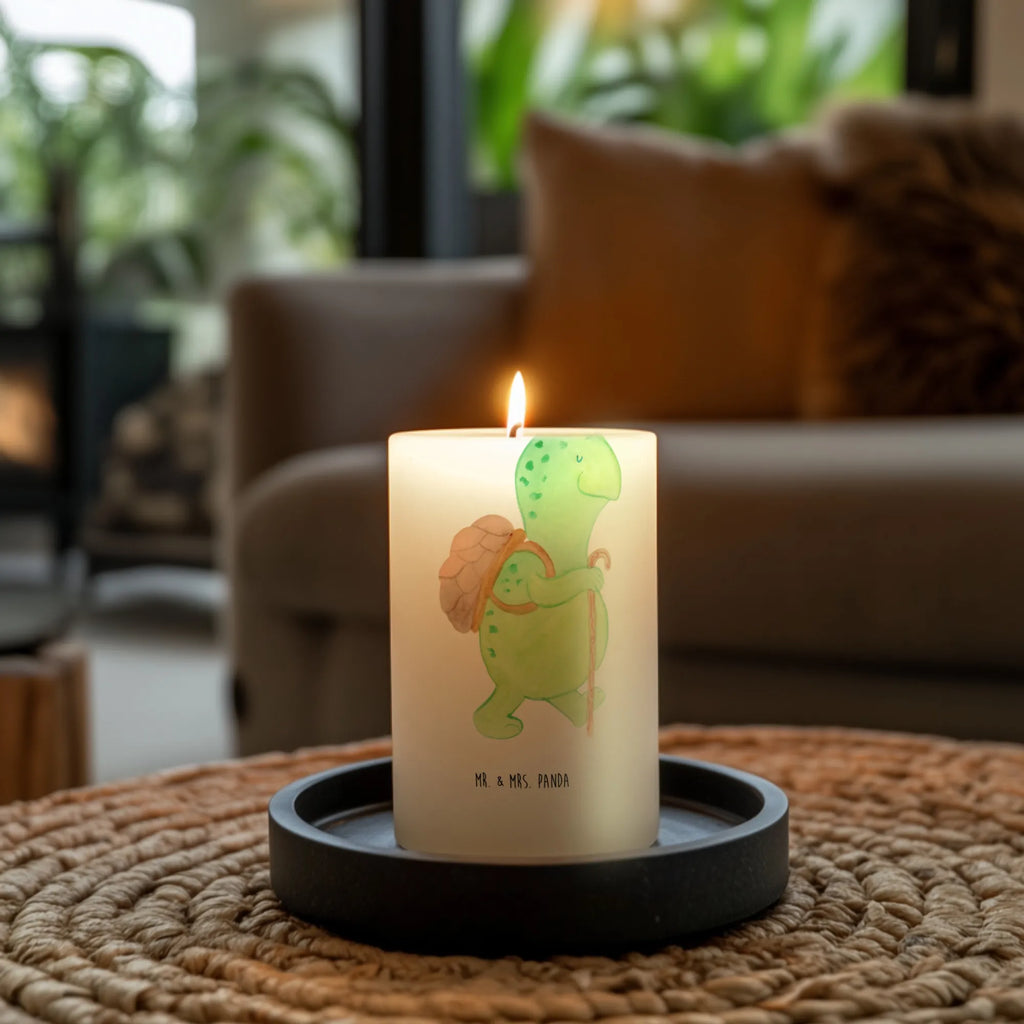 Candle tortoise walker Zylinderkerze, Hochzeitskerze, Tafelkerze, Grosse Kerze, Laternenkerze, Schmuckkerze, Osterkerze, Dekokerze, Kommunionskerze, Kerze Mit Spruch, Dinnerkerze, Blockkerze, Adventskerze, Erinnerungskerze, Wunschkerze, Dekorative Kerze, Geburtskerze, Handgemachte Kerze, Wachskerze, Weihnachtskerze, Geburtstagskerze, Tischkerze, Kerze Mit Motiv, Bedruckte Kerze, Stumpenkerze, Erinnerungslicht, Gartenkerze, Schildkröte, Motivationsspruch, Neuanfang, Motivation, Motivationssprüche, Schildkröten