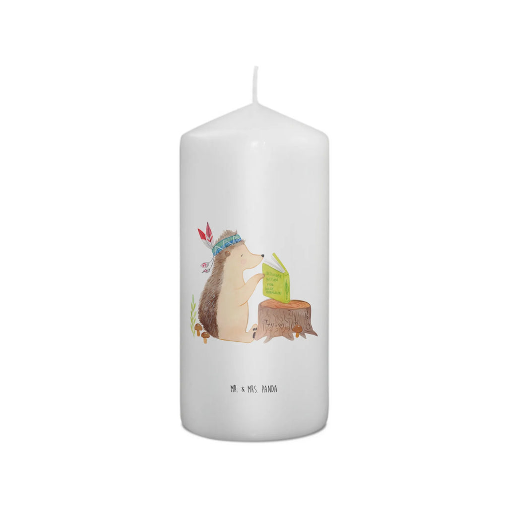 Kerze Igel Indianer Kerze Mit Spruch, Hochzeitskerze, Handgemachte Kerze, Blockkerze, Erinnerungslicht, Tafelkerze, Bedruckte Kerze, Kommunionskerze, Schmuckkerze, Stumpenkerze, Wachskerze, Erinnerungskerze, Adventskerze, Tischkerze, Dinnerkerze, Dekokerze, Dekorative Kerze, Zylinderkerze, Gartenkerze, Wunschkerze, Osterkerze, Grosse Kerze, Kerze Mit Motiv, Laternenkerze, Geburtskerze, Weihnachtskerze, Geburtstagskerze, Tiere, Waldtiere, Lagerfeuer, Camping, Indianer, Igel, Abenteuer