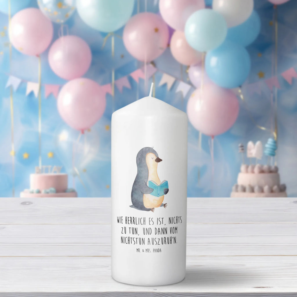 Candle Penguin A book Kommunionskerze, Wachskerze, Adventskerze, Stumpenkerze, Osterkerze, Schmuckkerze, Dekokerze, Bedruckte Kerze, Blockkerze, Tischkerze, Gartenkerze, Handgemachte Kerze, Laternenkerze, Dekorative Kerze, Erinnerungslicht, Kerze Mit Motiv, Grosse Kerze, Erinnerungskerze, Hochzeitskerze, Zylinderkerze, Geburtstagskerze, Kerze Mit Spruch, Wunschkerze, Dinnerkerze, Geburtskerze, Tafelkerze, Weihnachtskerze, Pinguin, Urlaub, Lesen, Bücherwurm, Pinguine, Nichtstun, Freizeit, Faulenzen, Buch, Ferien