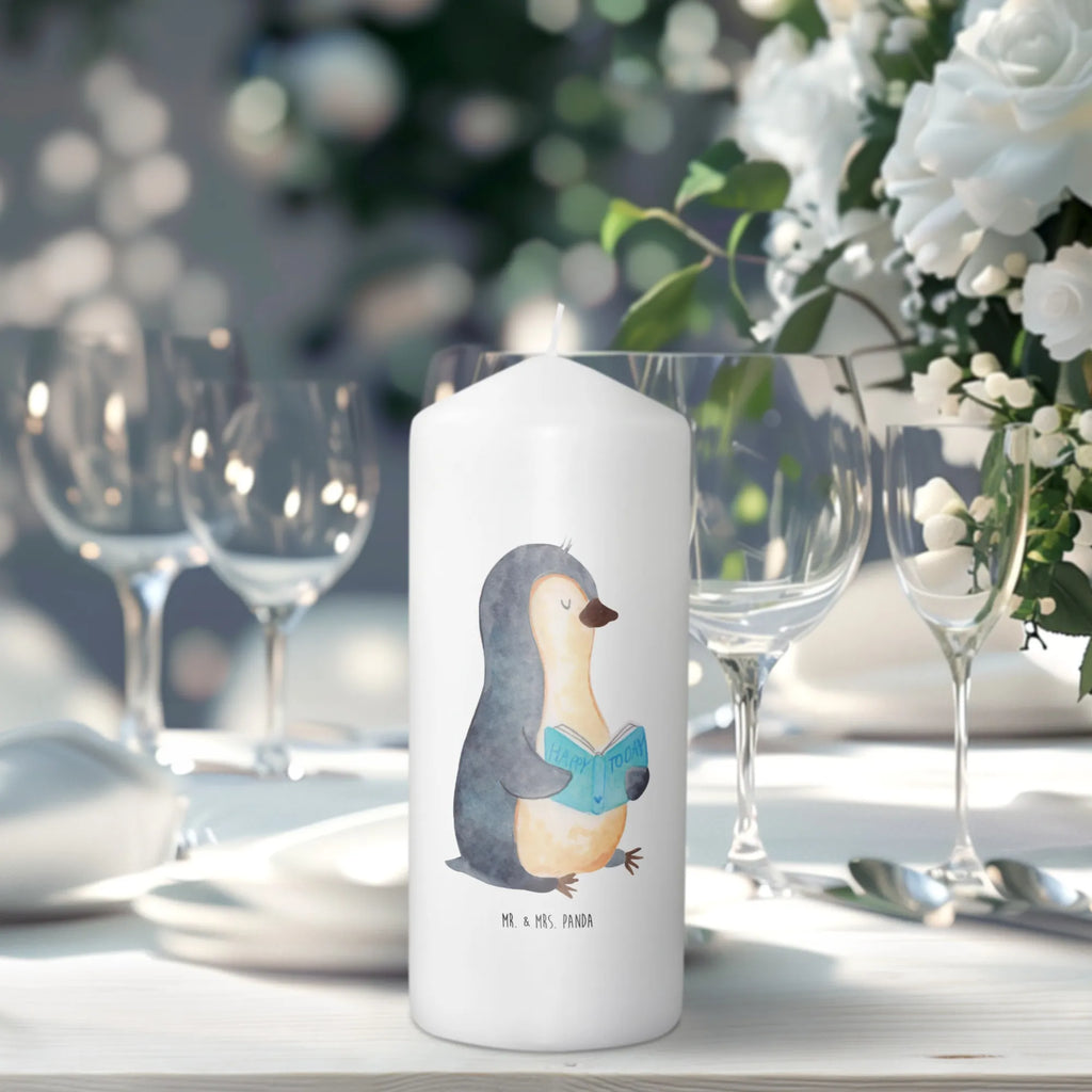 Candle Penguin A book Kommunionskerze, Wachskerze, Adventskerze, Stumpenkerze, Osterkerze, Schmuckkerze, Dekokerze, Bedruckte Kerze, Blockkerze, Tischkerze, Gartenkerze, Handgemachte Kerze, Laternenkerze, Dekorative Kerze, Erinnerungslicht, Kerze Mit Motiv, Grosse Kerze, Erinnerungskerze, Hochzeitskerze, Zylinderkerze, Geburtstagskerze, Kerze Mit Spruch, Wunschkerze, Dinnerkerze, Geburtskerze, Tafelkerze, Weihnachtskerze, Pinguin, Urlaub, Lesen, Bücherwurm, Pinguine, Nichtstun, Freizeit, Faulenzen, Buch, Ferien