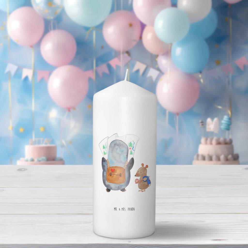 Candle Penguin & Mouse Hiker Zylinderkerze, Stumpenkerze, Gartenkerze, Geburtskerze, Wachskerze, Adventskerze, Dinnerkerze, Weihnachtskerze, Laternenkerze, Hochzeitskerze, Grosse Kerze, Wunschkerze, Handgemachte Kerze, Dekokerze, Kerze Mit Spruch, Tischkerze, Dekorative Kerze, Bedruckte Kerze, Geburtstagskerze, Schmuckkerze, Erinnerungslicht, Kommunionskerze, Osterkerze, Erinnerungskerze, Tafelkerze, Blockkerze, Kerze Mit Motiv, Pinguin, Roadtrip, Abenteuer, Pinguine, Wandern, Abenteurer, Ausflug, Wanderlust