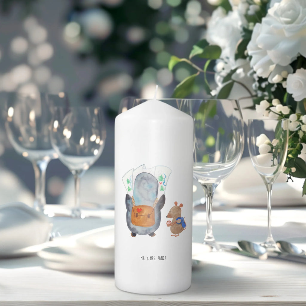 Candle Penguin & Mouse Hiker Zylinderkerze, Stumpenkerze, Gartenkerze, Geburtskerze, Wachskerze, Adventskerze, Dinnerkerze, Weihnachtskerze, Laternenkerze, Hochzeitskerze, Grosse Kerze, Wunschkerze, Handgemachte Kerze, Dekokerze, Kerze Mit Spruch, Tischkerze, Dekorative Kerze, Bedruckte Kerze, Geburtstagskerze, Schmuckkerze, Erinnerungslicht, Kommunionskerze, Osterkerze, Erinnerungskerze, Tafelkerze, Blockkerze, Kerze Mit Motiv, Pinguin, Roadtrip, Abenteuer, Pinguine, Wandern, Abenteurer, Ausflug, Wanderlust