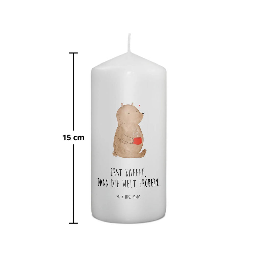 Candle bear Coffee Tischkerze, Geburtstagskerze, Osterkerze, Bedruckte Kerze, Gartenkerze, Handgemachte Kerze, Dekorative Kerze, Geburtskerze, Dekokerze, Kerze Mit Motiv, Erinnerungslicht, Adventskerze, Grosse Kerze, Blockkerze, Weihnachtskerze, Dinnerkerze, Wunschkerze, Laternenkerze, Schmuckkerze, Erinnerungskerze, Zylinderkerze, Hochzeitskerze, Kommunionskerze, Tafelkerze, Wachskerze, Kerze Mit Spruch, Stumpenkerze, Teddybär, Teddy, Bär, Morgenroutine, Coffee, Guten Morgen, Kaffee, Welt Erobern, Welt Retten, Motivation, Bären