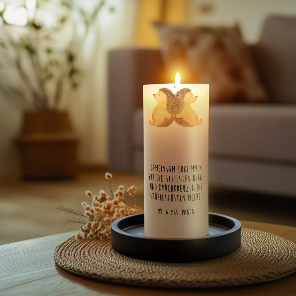 Candle Hedgehogs holding hands Kerze Für Ostern, Kerze Mit Spruch, Grablicht, Gartenkerze, Laternenkerze, Kerze Für Advent, Blockkerze, Handgemachte Kerze, Teelicht, Kerze Als Gastgeschenk, Outdoor-Kerze, Kerze, Stearin­kerze, Kerze Mit Namensgravur, Sojawachskerze, Dinnerkerzenpaar, Fair-Trade-Kerze, Kerze Für Taufe, Grabkerze, Gedenkkerze, Kerze Mit Prägung, Stumpenkerze, Kerze Für Hochzeit, Kerze Für Geburtstag, Handgegossene Kerze, Glas-Kerze, Duftkerze, Trauerkerze, Bio-Kerze, Tischkerze, Kerze Mit Motiv, Kerze Für Kommunion, Kerze Für Firmung, Kerze Mit Duft, Andachtskerze, Stabkerze, Tafelkerze, Kerze Ohne Duft, Streukerze, Kerze Mit Fotoeinleger, Votivkerze, Kerze Für Weihnachten, Kerze Mit Gravur, Stumpenkerzen-Set, Metall-Kerze, Dinnerkerze, Liebe, Partner, Freund, Freundin, Ehemann, Ehefrau, Heiraten, Verlobung, Heiratsantrag, Liebesgeschenk, Jahrestag, Hocheitstag, Liebesbeweis, Hand in Hand, Igel, Geschenk für zwei, Lieblingsmensch, Love, Igelliebe, Gemeinsamkeit, Hochzeit, Liebesbotschaft, große Liebe