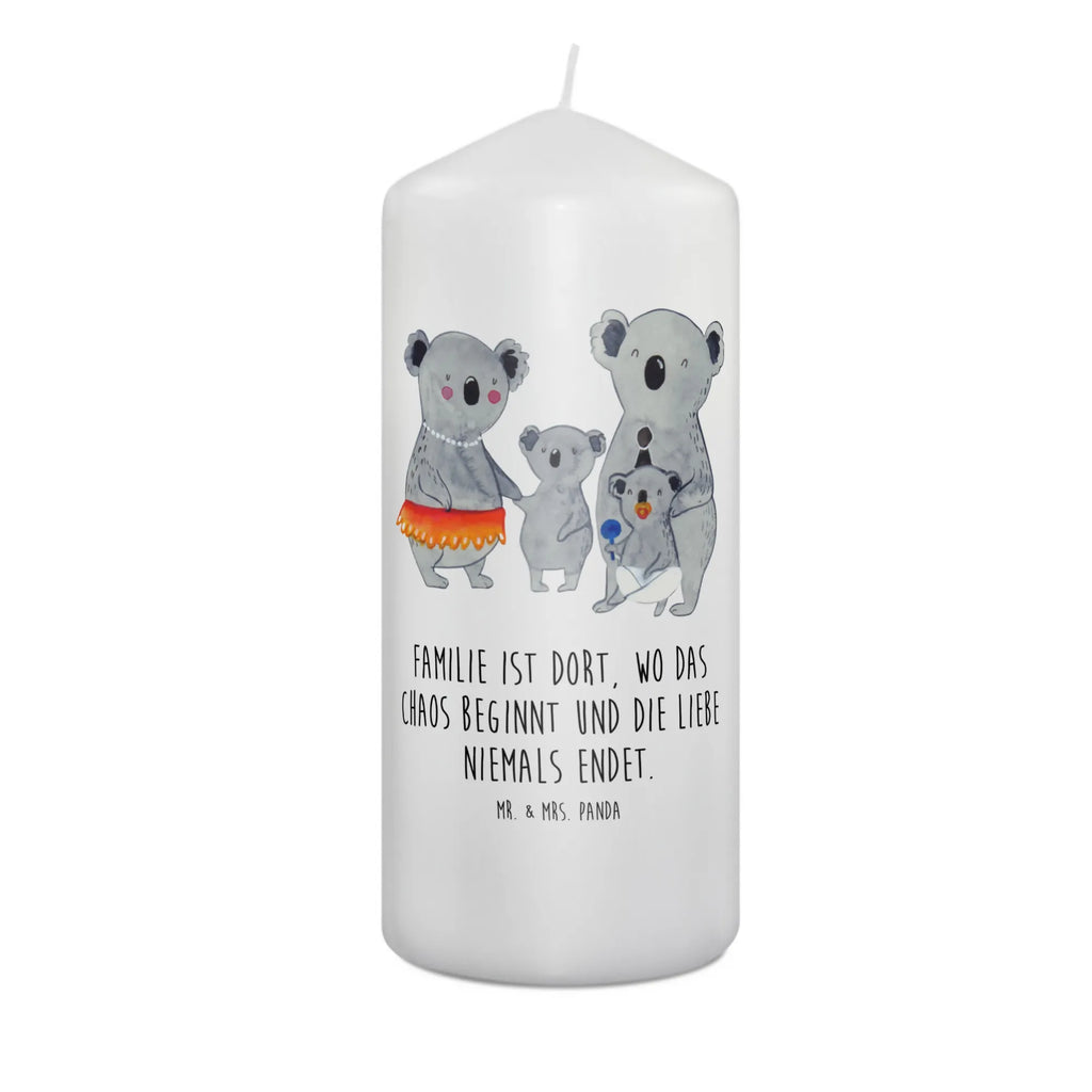Candle Koala Family Wachskerze, Tischkerze, Schmuckkerze, Erinnerungslicht, Gartenkerze, Dekorative Kerze, Kommunionskerze, Geburtstagskerze, Handgemachte Kerze, Tafelkerze, Bedruckte Kerze, Geburtskerze, Blockkerze, Weihnachtskerze, Adventskerze, Dinnerkerze, Dekokerze, Stumpenkerze, Laternenkerze, Zylinderkerze, Wunschkerze, Kerze Mit Spruch, Grosse Kerze, Osterkerze, Erinnerungskerze, Kerze Mit Motiv, Hochzeitskerze, Oma, Papa, Mama, Vatertag, Bruder, Schwester, Familie, Muttertag, Opa, Geschwister, Family, Kinder, Koalas, Familienleben, Koala