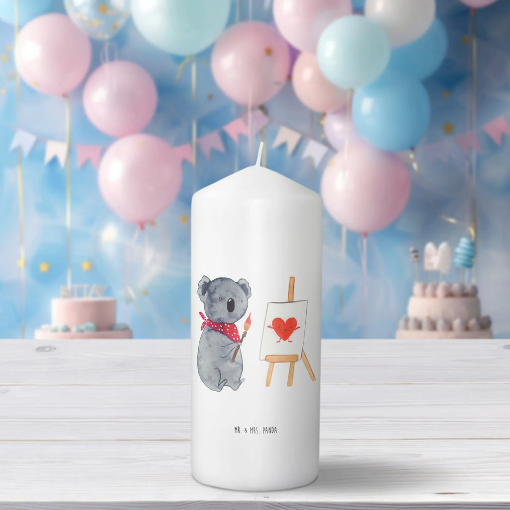 Candle Koala bear Artist Adventskerze, Stumpenkerze, Geburtstagskerze, Dekokerze, Osterkerze, Tischkerze, Kerze Mit Motiv, Erinnerungskerze, Erinnerungslicht, Dekorative Kerze, Weihnachtskerze, Geburtskerze, Hochzeitskerze, Grosse Kerze, Kerze Mit Spruch, Tafelkerze, Wunschkerze, Blockkerze, Kommunionskerze, Gartenkerze, Laternenkerze, Zylinderkerze, Bedruckte Kerze, Dinnerkerze, Schmuckkerze, Wachskerze, Handgemachte Kerze, Koalabär, Koala, Zeichnen, Liebensbeweis, Gefühle, Liebesgeschenk, Künstler, Liebe