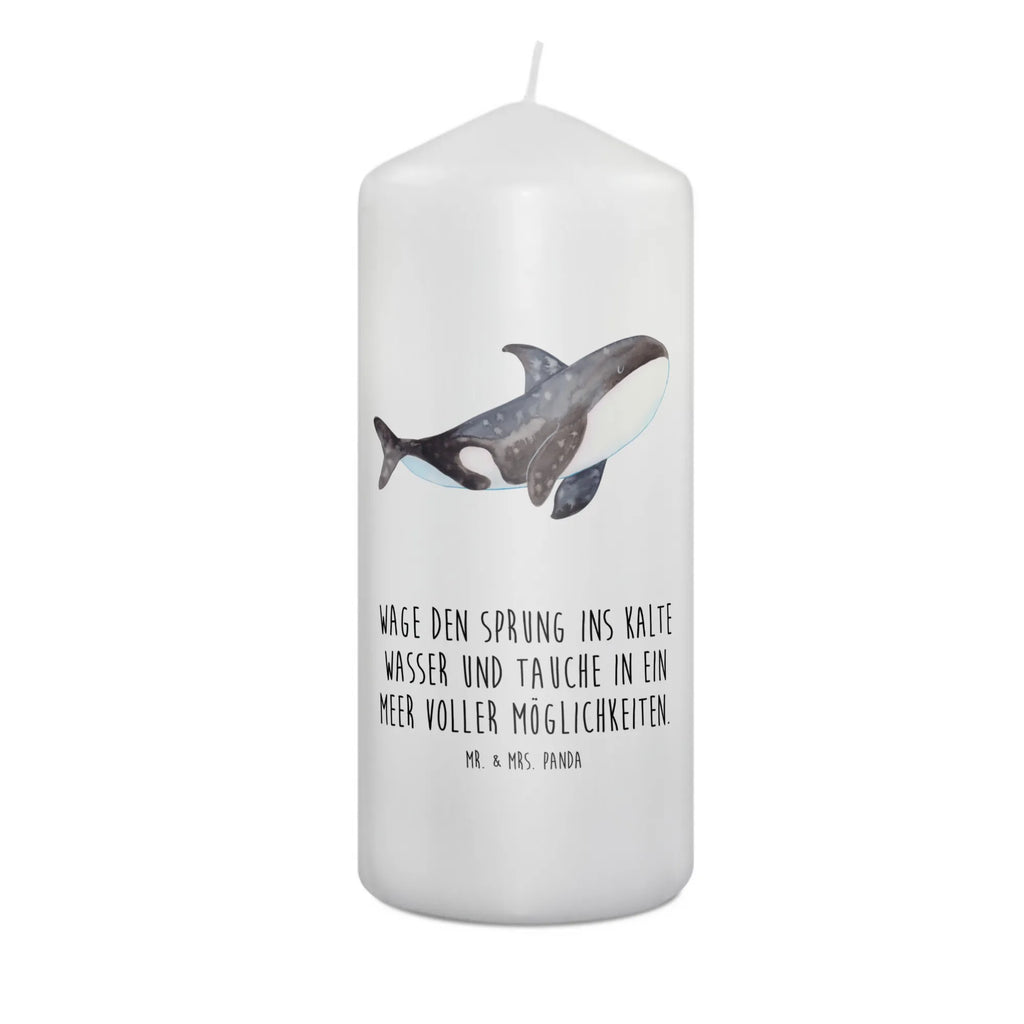 Candle Orca Dekorative Kerze, Kerze Mit Motiv, Wachskerze, Geburtstagskerze, Dekokerze, Tischkerze, Erinnerungskerze, Kerze Mit Spruch, Grosse Kerze, Laternenkerze, Dinnerkerze, Schmuckkerze, Weihnachtskerze, Wunschkerze, Tafelkerze, Zylinderkerze, Geburtskerze, Erinnerungslicht, Hochzeitskerze, Bedruckte Kerze, Gartenkerze, Osterkerze, Handgemachte Kerze, Blockkerze, Kommunionskerze, Adventskerze, Stumpenkerze, Meer, Urlaub, Meerestiere, Motivation, Selbstliebe, Startup, Arbeit, Orcas, Orca, Killerwal, Möglichkeiten, Neustart, Wal, Büro