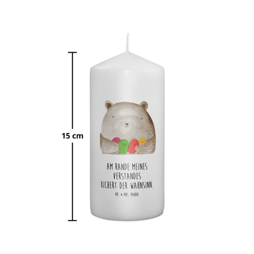 Candle bear Feeling Schmuckkerze, Osterkerze, Erinnerungslicht, Tischkerze, Kommunionskerze, Bedruckte Kerze, Grosse Kerze, Dekokerze, Hochzeitskerze, Dinnerkerze, Laternenkerze, Tafelkerze, Stumpenkerze, Erinnerungskerze, Handgemachte Kerze, Weihnachtskerze, Dekorative Kerze, Adventskerze, Blockkerze, Gartenkerze, Wachskerze, Zylinderkerze, Wunschkerze, Geburtskerze, Geburtstagskerze, Kerze Mit Motiv, Kerze Mit Spruch, Teddybär, Teddy, Bär, Durchgedreht, Wahnsinn, Verrückt