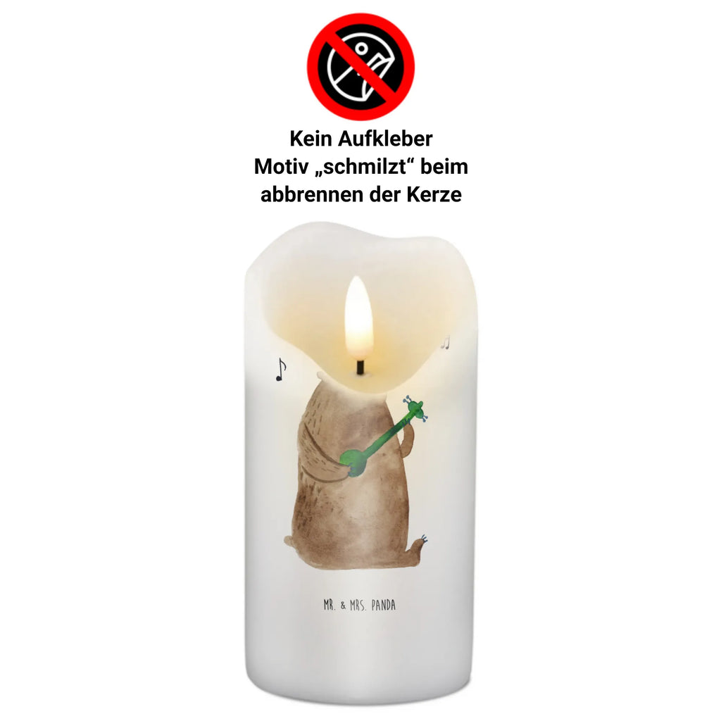 Kerze Bär Gitarre Osterkerze, Dinnerkerze, Wunschkerze, Tafelkerze, Geburtstagskerze, Kommunionskerze, Hochzeitskerze, Schmuckkerze, Weihnachtskerze, Bedruckte Kerze, Grosse Kerze, Blockkerze, Dekorative Kerze, Zylinderkerze, Geburtskerze, Wachskerze, Kerze Mit Spruch, Kerze Mit Motiv, Dekokerze, Tischkerze, Adventskerze, Handgemachte Kerze, Erinnerungskerze, Stumpenkerze, Laternenkerze, Erinnerungslicht, Gartenkerze, Teddybär, Teddy, Bär