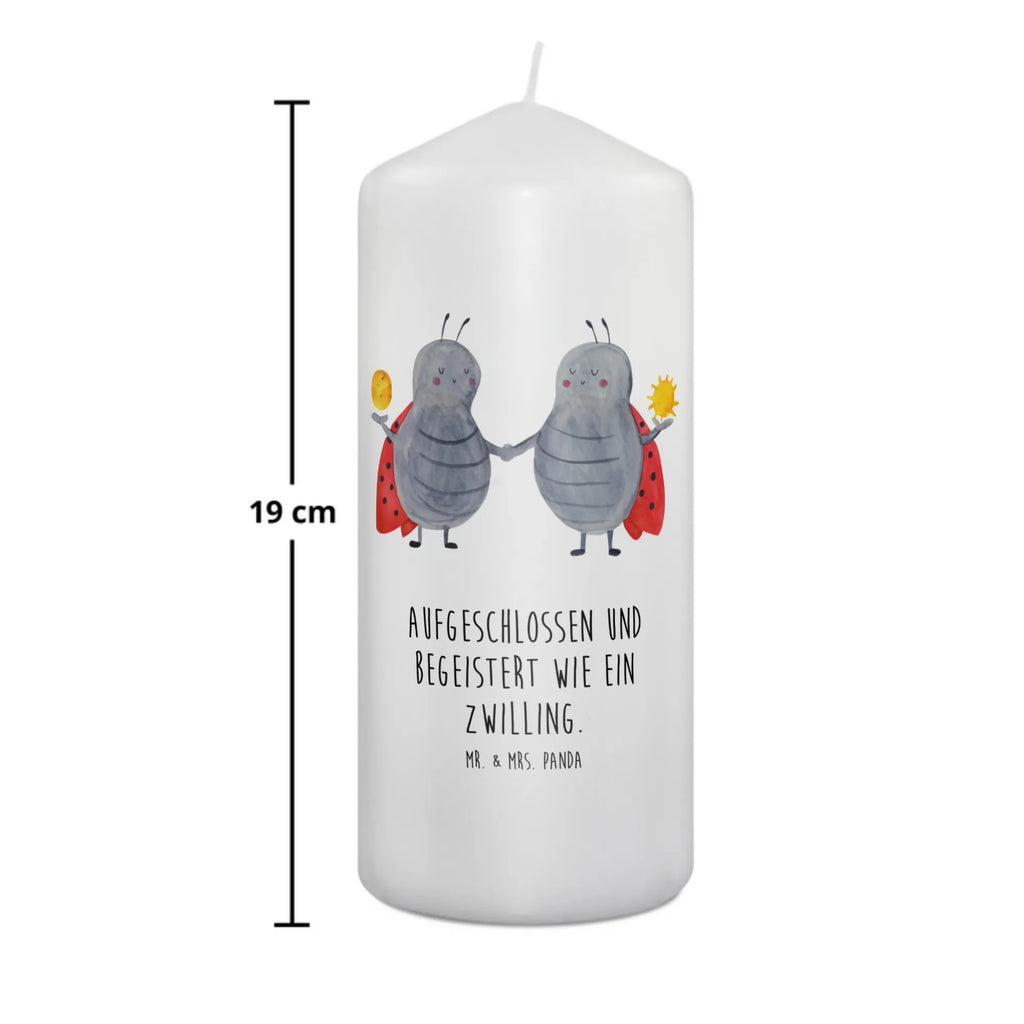 Kerze Sternzeichen Zwilling Kerze Mit Duft, Sojawachskerze, Kerze Für Advent, Gartenkerze, Votivkerze, Laternenkerze, Kerze Für Hochzeit, Kerze Für Ostern, Tischkerze, Kerze Mit Prägung, Blockkerze, Kerze, Fair-Trade-Kerze, Kerze Für Kommunion, Dinnerkerze, Stearin­kerze, Kerze Mit Spruch, Gedenkkerze, Dinnerkerzenpaar, Kerze Als Gastgeschenk, Kerze Für Firmung, Handgegossene Kerze, Stumpenkerze, Kerze Für Geburtstag, Bio-Kerze, Outdoor-Kerze, Handgemachte Kerze, Trauerkerze, Grablicht, Tafelkerze, Kerze Mit Fotoeinleger, Grabkerze, Glas-Kerze, Stabkerze, Andachtskerze, Kerze Ohne Duft, Teelicht, Kerze Mit Motiv, Streukerze, Stumpenkerzen-Set, Kerze Mit Namensgravur, Kerze Für Weihnachten, Kerze Für Taufe, Metall-Kerze, Kerze Mit Gravur, Duftkerze, Tierkreiszeichen, Sternzeichen, Horoskop, Astrologie, Aszendent, Zwillingsschwester, Zwilling Sternzeichen, Zwilling Geschenk, Glückskäfer, Geschenk Mai, Geschenk Juni, Zwillingsbruder, Geburtstag Mai, Marienkäfer, Zwillinge