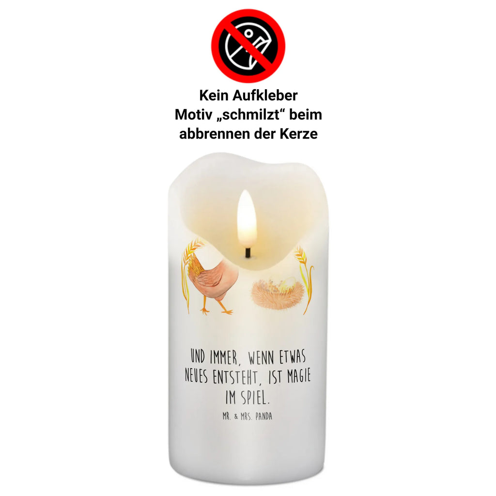 Kerze Huhn Stolz Grosse Kerze, Blockkerze, Wunschkerze, Hochzeitskerze, Dekorative Kerze, Schmuckkerze, Weihnachtskerze, Tischkerze, Geburtstagskerze, Gartenkerze, Tafelkerze, Zylinderkerze, Geburtskerze, Handgemachte Kerze, Kerze Mit Spruch, Bedruckte Kerze, Wachskerze, Kommunionskerze, Dinnerkerze, Stumpenkerze, Dekokerze, Kerze Mit Motiv, Erinnerungslicht, Laternenkerze, Osterkerze, Erinnerungskerze, Adventskerze, Landwirtin, Bauernhof, Hoftiere, Landwirt, Landleben, Motivation, Schwangerschaft, Henne, Spruch, Hof, Hühner, Magie, Geburt, Hahn, Eier