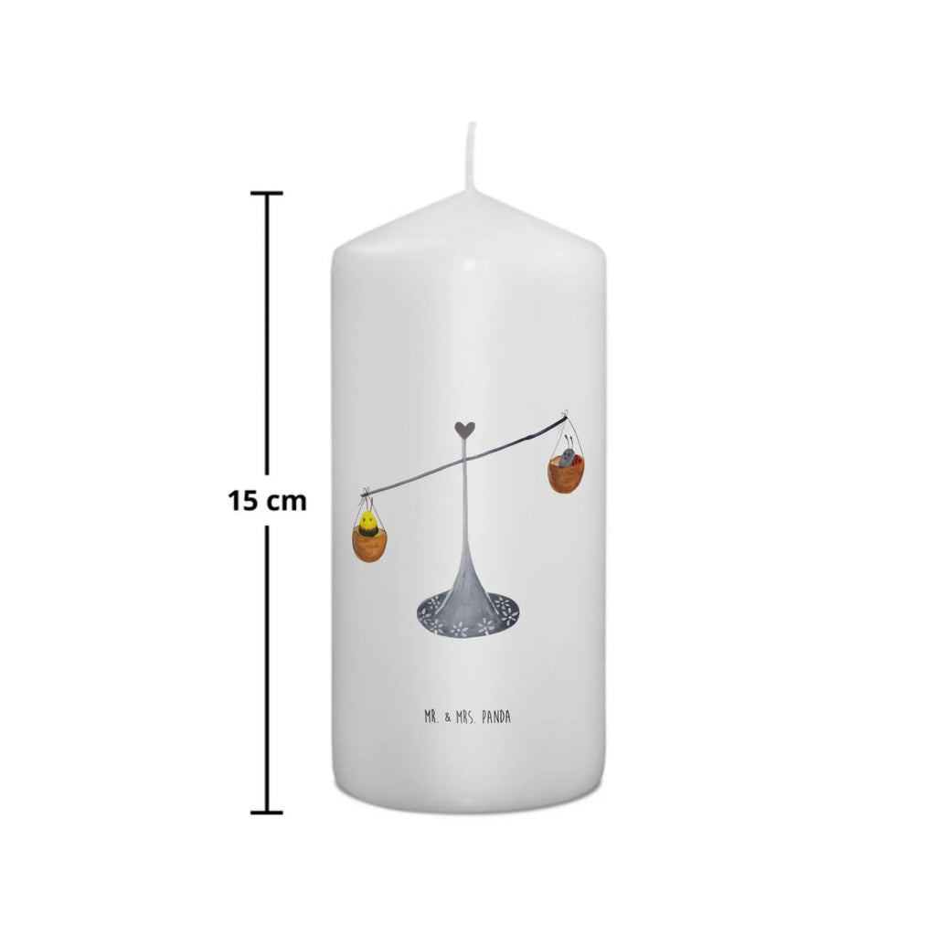 Kerze Sternzeichen Waage Bedruckte Kerze, Wunschkerze, Kerze Mit Motiv, Osterkerze, Laternenkerze, Handgemachte Kerze, Blockkerze, Stumpenkerze, Gartenkerze, Tischkerze, Tafelkerze, Weihnachtskerze, Schmuckkerze, Zylinderkerze, Geburtstagskerze, Geburtskerze, Dekokerze, Grosse Kerze, Erinnerungslicht, Hochzeitskerze, Wachskerze, Adventskerze, Dekorative Kerze, Dinnerkerze, Kommunionskerze, Erinnerungskerze, Kerze Mit Spruch, Horoskop, Astrologie, Aszendent, Tierkreiszeichen, Sternzeichen, Geschenk Oktober, Geburtstag Oktober, Geburtstag September, Waage Geschenk, Waage Sternzeichen, Waage, Marienkäfer, Biene, Geschenk September, Gleichgewicht, Hummel