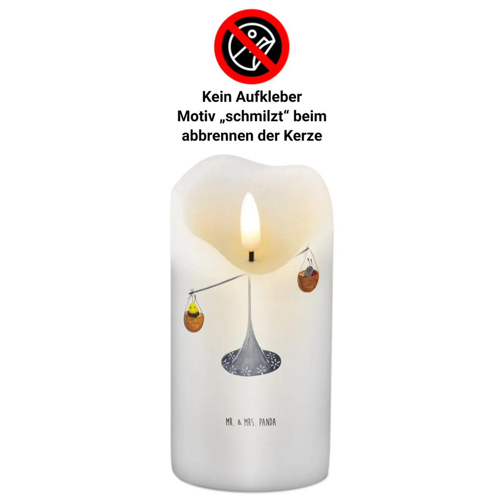 Kerze Sternzeichen Waage Bedruckte Kerze, Wunschkerze, Kerze Mit Motiv, Osterkerze, Laternenkerze, Handgemachte Kerze, Blockkerze, Stumpenkerze, Gartenkerze, Tischkerze, Tafelkerze, Weihnachtskerze, Schmuckkerze, Zylinderkerze, Geburtstagskerze, Geburtskerze, Dekokerze, Grosse Kerze, Erinnerungslicht, Hochzeitskerze, Wachskerze, Adventskerze, Dekorative Kerze, Dinnerkerze, Kommunionskerze, Erinnerungskerze, Kerze Mit Spruch, Horoskop, Astrologie, Aszendent, Tierkreiszeichen, Sternzeichen, Geschenk Oktober, Geburtstag Oktober, Geburtstag September, Waage Geschenk, Waage Sternzeichen, Waage, Marienkäfer, Biene, Geschenk September, Gleichgewicht, Hummel