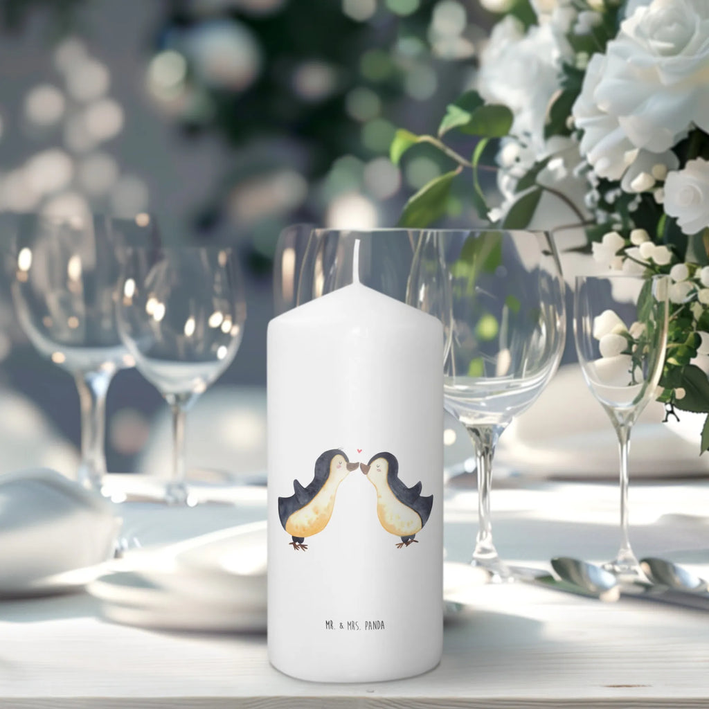 Candle Penguins in love Adventskerze, Kerze Mit Motiv, Grosse Kerze, Tischkerze, Dekorative Kerze, Kerze Mit Spruch, Dinnerkerze, Weihnachtskerze, Wunschkerze, Erinnerungslicht, Handgemachte Kerze, Osterkerze, Geburtstagskerze, Bedruckte Kerze, Schmuckkerze, Wachskerze, Stumpenkerze, Dekokerze, Laternenkerze, Gartenkerze, Hochzeitskerze, Erinnerungskerze, Zylinderkerze, Blockkerze, Kommunionskerze, Tafelkerze, Geburtskerze, Liebesgeschenk, Verlobung, Partner, Ehemann, Ehefrau, Freund, Heiratsantrag, Liebe, Freundin, Heiraten, Jahrestag, Hocheitstag, Pinguin Paar, Pärchen. Liebespaar, Geschenk Hochzeitstag, Gastgeschenk, Paar, Hochzeit, Hochzeitstag, Pinguinpaar, Geschenkidee, Liebesspruch, Pinguin, Pinguin Liebe, Liebesbeweis, Verlobter, Pinguine, Love, Geschenk Freundin, Verlobte, Geschenk Freund