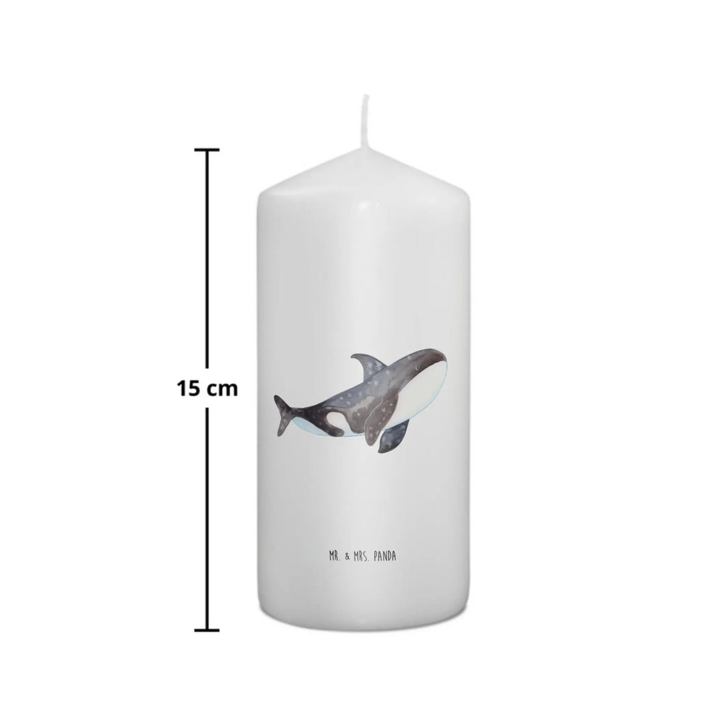 Candle Orca Dekorative Kerze, Kerze Mit Motiv, Wachskerze, Geburtstagskerze, Dekokerze, Tischkerze, Erinnerungskerze, Kerze Mit Spruch, Grosse Kerze, Laternenkerze, Dinnerkerze, Schmuckkerze, Weihnachtskerze, Wunschkerze, Tafelkerze, Zylinderkerze, Geburtskerze, Erinnerungslicht, Hochzeitskerze, Bedruckte Kerze, Gartenkerze, Osterkerze, Handgemachte Kerze, Blockkerze, Kommunionskerze, Adventskerze, Stumpenkerze, Meer, Urlaub, Meerestiere, Motivation, Selbstliebe, Startup, Arbeit, Orcas, Orca, Killerwal, Möglichkeiten, Neustart, Wal, Büro