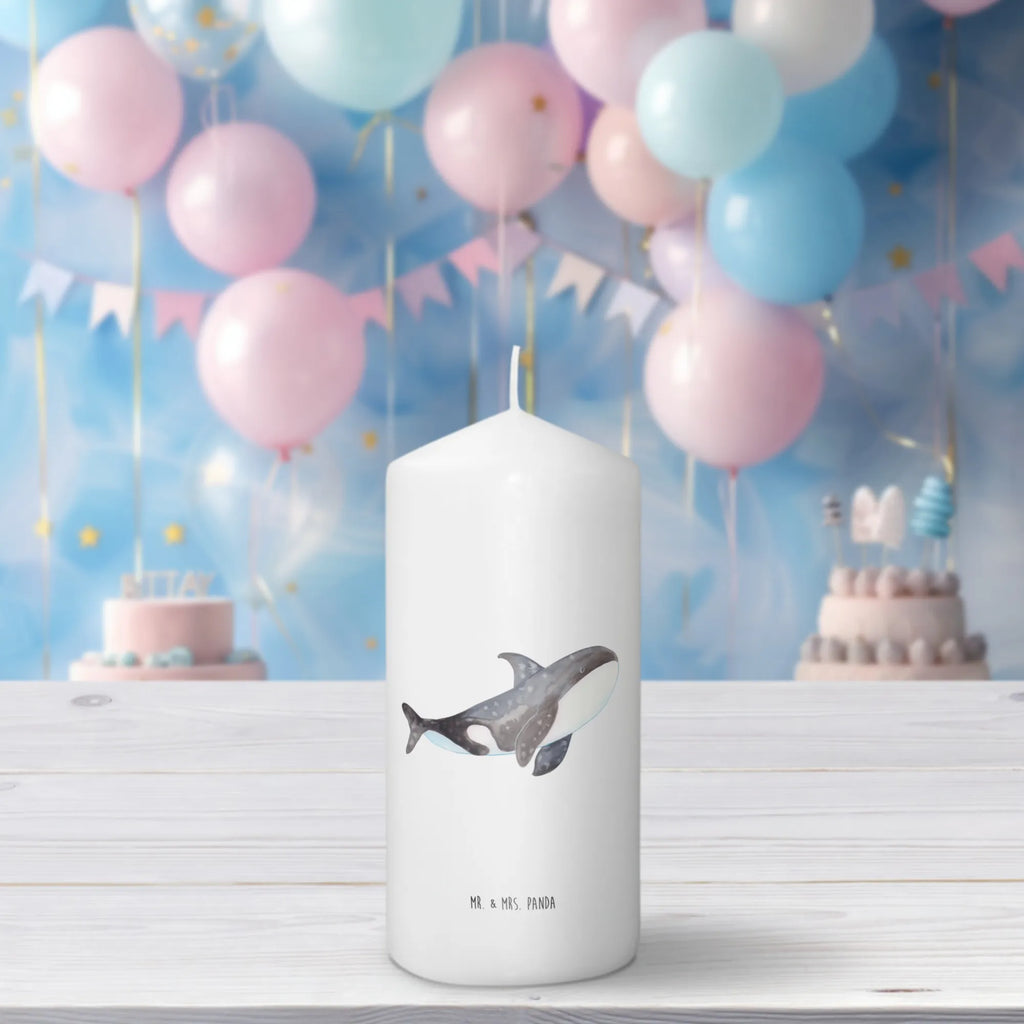 Candle Orca Dekorative Kerze, Kerze Mit Motiv, Wachskerze, Geburtstagskerze, Dekokerze, Tischkerze, Erinnerungskerze, Kerze Mit Spruch, Grosse Kerze, Laternenkerze, Dinnerkerze, Schmuckkerze, Weihnachtskerze, Wunschkerze, Tafelkerze, Zylinderkerze, Geburtskerze, Erinnerungslicht, Hochzeitskerze, Bedruckte Kerze, Gartenkerze, Osterkerze, Handgemachte Kerze, Blockkerze, Kommunionskerze, Adventskerze, Stumpenkerze, Meer, Urlaub, Meerestiere, Motivation, Selbstliebe, Startup, Arbeit, Orcas, Orca, Killerwal, Möglichkeiten, Neustart, Wal, Büro