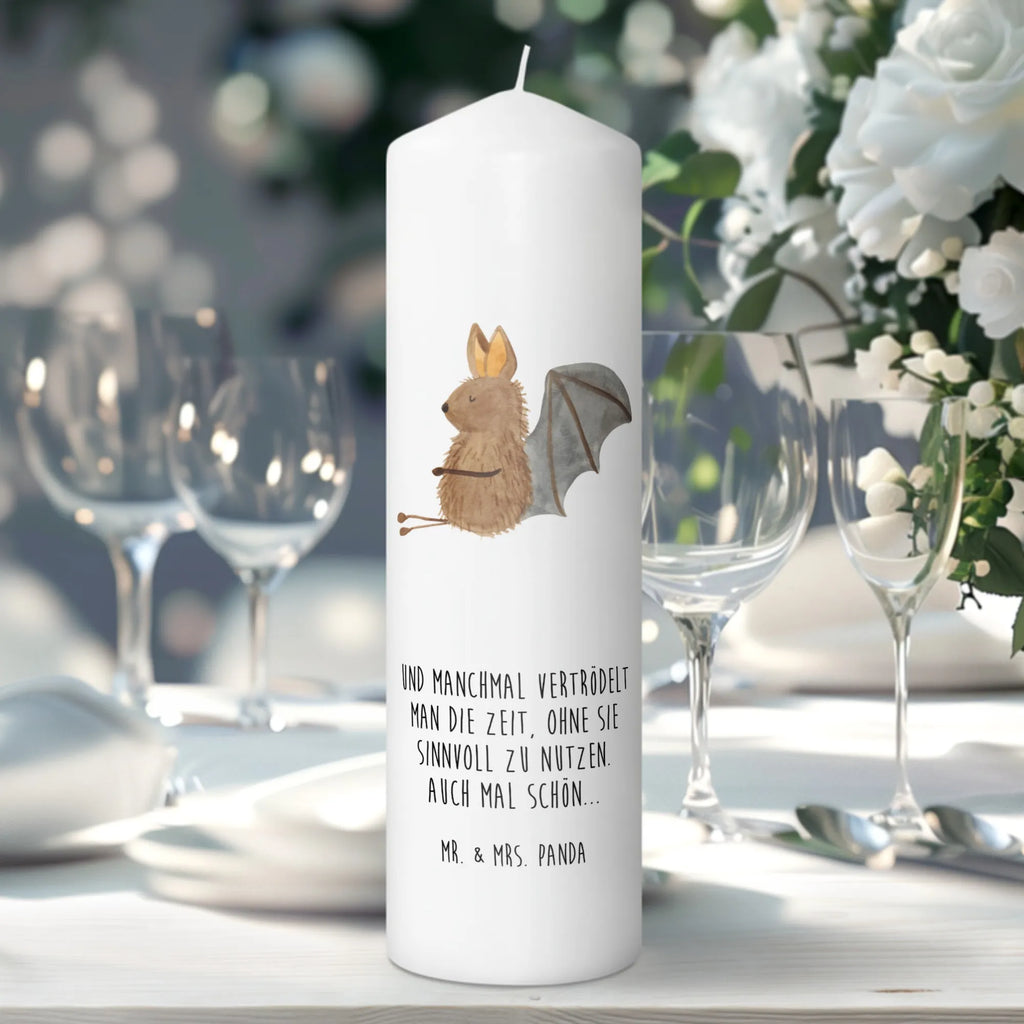 Kerze Fledermaus sitzend Zylinderkerze, Grosse Kerze, Laternenkerze, Blockkerze, Adventskerze, Weihnachtskerze, Schmuckkerze, Osterkerze, Dekorative Kerze, Kommunionskerze, Geburtskerze, Kerze Mit Motiv, Dekokerze, Dinnerkerze, Wachskerze, Geburtstagskerze, Tafelkerze, Kerze Mit Spruch, Stumpenkerze, Tischkerze, Wunschkerze, Erinnerungskerze, Bedruckte Kerze, Erinnerungslicht, Hochzeitskerze, Handgemachte Kerze, Gartenkerze, Gute Laune, Tiermotive, Tiere, Lustige Sprüche, Entspannen, Motivation, Fledermaus, Fledermäuse