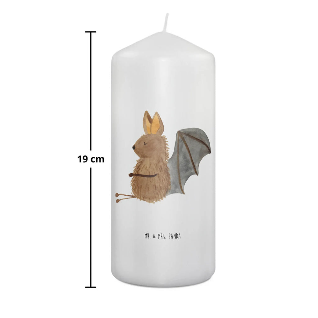 Kerze Fledermaus sitzend Zylinderkerze, Grosse Kerze, Laternenkerze, Blockkerze, Adventskerze, Weihnachtskerze, Schmuckkerze, Osterkerze, Dekorative Kerze, Kommunionskerze, Geburtskerze, Kerze Mit Motiv, Dekokerze, Dinnerkerze, Wachskerze, Geburtstagskerze, Tafelkerze, Kerze Mit Spruch, Stumpenkerze, Tischkerze, Wunschkerze, Erinnerungskerze, Bedruckte Kerze, Erinnerungslicht, Hochzeitskerze, Handgemachte Kerze, Gartenkerze, Gute Laune, Tiermotive, Tiere, Lustige Sprüche, Entspannen, Motivation, Fledermaus, Fledermäuse