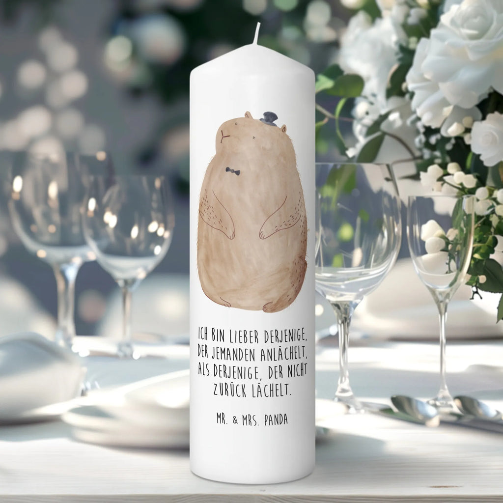 Kerze Murmeltier Weihnachtskerze, Dekorative Kerze, Geburtstagskerze, Zylinderkerze, Blockkerze, Geburtskerze, Kerze Mit Spruch, Bedruckte Kerze, Kerze Mit Motiv, Schmuckkerze, Dekokerze, Tischkerze, Handgemachte Kerze, Wunschkerze, Dinnerkerze, Adventskerze, Gartenkerze, Kommunionskerze, Erinnerungslicht, Grosse Kerze, Osterkerze, Wachskerze, Erinnerungskerze, Laternenkerze, Tafelkerze, Hochzeitskerze, Stumpenkerze, Gute Laune, Tiermotive, Tiere, Lustige Sprüche, Knigge, Murmeltier, Respekt, Anstand, Fröhlichkeit, Freundlichkeit