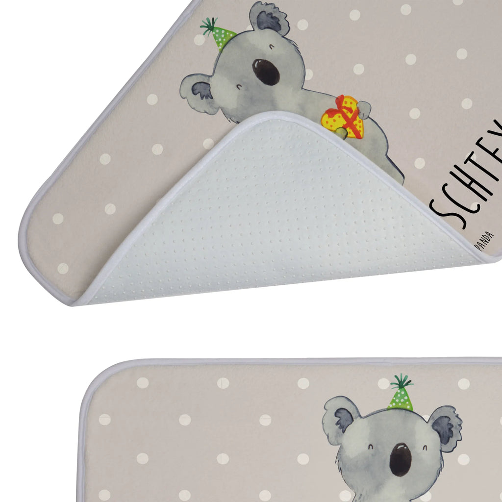 Personalisierter Badvorleger Koala Geschenk Badvorleger Klein Mit Namen, Teppich Fürs Bad Mit Namen, Badvorleger Mit Namen, Duschvorleger Mit Namen, Badmatte Waschbar Mit Wunschtext, Badvorleger Für Badewanne Mit Namen, Badvorleger Mit Initialen, Duschvorlage, Badezimmermatte Mit Wunschtext, Badgarnitur Mit Wunschtext, Badematten Set Personalisiert, Badteppich Mit Wunschtext, Badvorleger Schwarz Mit Wunschtext, Badvorleger Mit Wunschtext, Badvorleger Für Dusche Mit Wunschtext, Badvorleger Design Mit Gravur, Badematte Mit Namen, Personaliserter Badvorleger, Badezimmerteppich Personalisiert, Webegeschenk mit Firmennamen, Badläufer Mit Namen, Badvorleger Vintage Mit Namen, Badvorleger Gemustert Mit Wunschtext, Bad Fußmatte Personalisiert, Rechteckiger Badvorleger Mit Namen, Badezimmer Matte Mit Namen, Badvorleger Baumwolle Mit Namen, Badematte Rutschfest Mit Namen, Badvorleger Modern Mit Namen, Badvorleger Selbst Gestalten, Werbegeschenk mit Text, Badvorleger Mit Bestickung, Rutschfester Badvorleger Mit Namen, Badvorleger Gäste-WC Personalisiert, Badvorleger Weiß Mit Namen, Badtextilien, Weicher Badvorleger Mit Wunschtext, Bad Teppich, Waschbarer Badvorleger Mit Namen, Badvorleger Klassisch Mit Wunschtext, Badvorleger Groß Mit Wunschtext, Badvorleger Nachhaltig Mit Namen, Badvorleger Mit Gravur, Badvorleger Mikrofaser Personalisiert, Runder Badvorleger Personalisiert, Saugfähiger Badvorleger Mit Wunschtext, Koala, Koalabär, Party, Geschenk, Geburtstag