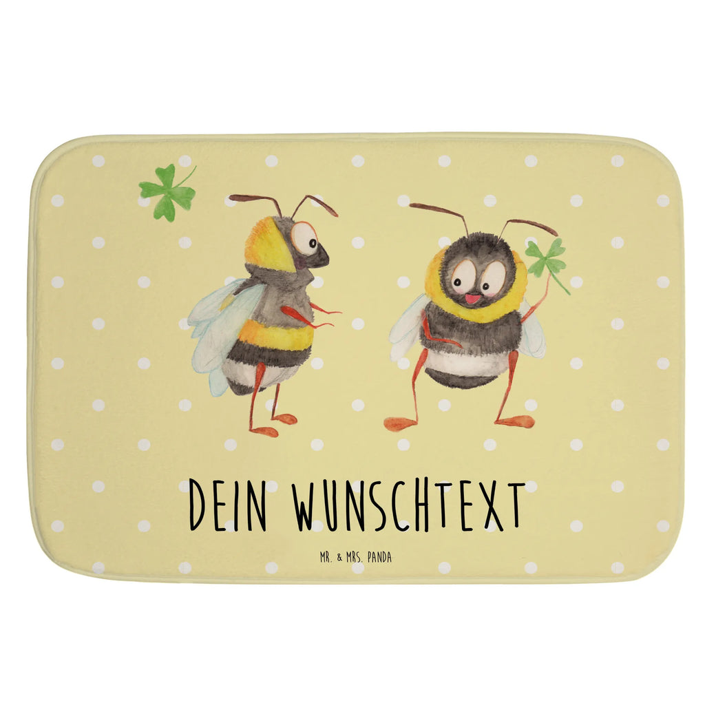 Personalisierter Badvorleger Hummeln mit Kleeblatt Badvorleger Gemustert Mit Wunschtext, Weicher Badvorleger Mit Wunschtext, Badvorleger Vintage Mit Namen, Badvorleger Weiß Mit Namen, Badvorleger Gäste-WC Personalisiert, Badläufer Mit Namen, Badezimmerteppich Personalisiert, Badmatte Waschbar Mit Wunschtext, Badvorleger Klein Mit Namen, Badematten Set Personalisiert, Badvorleger Mit Gravur, Saugfähiger Badvorleger Mit Wunschtext, Badezimmermatte Mit Wunschtext, Duschvorleger Mit Namen, Badvorleger Nachhaltig Mit Namen, Badvorleger Mit Bestickung, Badvorleger Groß Mit Wunschtext, Badteppich Mit Wunschtext, Badvorleger Mit Initialen, Badvorleger Design Mit Gravur, Personaliserter Badvorleger, Runder Badvorleger Personalisiert, Rechteckiger Badvorleger Mit Namen, Badvorleger Mikrofaser Personalisiert, Badvorleger Für Dusche Mit Wunschtext, Badvorleger Mit Namen, Badvorleger Klassisch Mit Wunschtext, Teppich Fürs Bad Mit Namen, Badvorleger Schwarz Mit Wunschtext, Badezimmer Matte Mit Namen, Badvorleger Für Badewanne Mit Namen, Badgarnitur Mit Wunschtext, Bad Fußmatte Personalisiert, Badvorleger Baumwolle Mit Namen, Werbegeschenk mit Text, Badematte Rutschfest Mit Namen, Badvorleger Modern Mit Namen, Badvorleger Mit Wunschtext, Badematte Mit Namen, Rutschfester Badvorleger Mit Namen, Waschbarer Badvorleger Mit Namen, Webegeschenk mit Firmennamen, Badvorleger Selbst Gestalten, Tiermotive, Gute Laune, lustige Sprüche, Tiere, Spruch positiv, Spruch schön, glücklich werden, Hummel, glücklich sein, Biene, Spruch fröhlich, Biene Deko