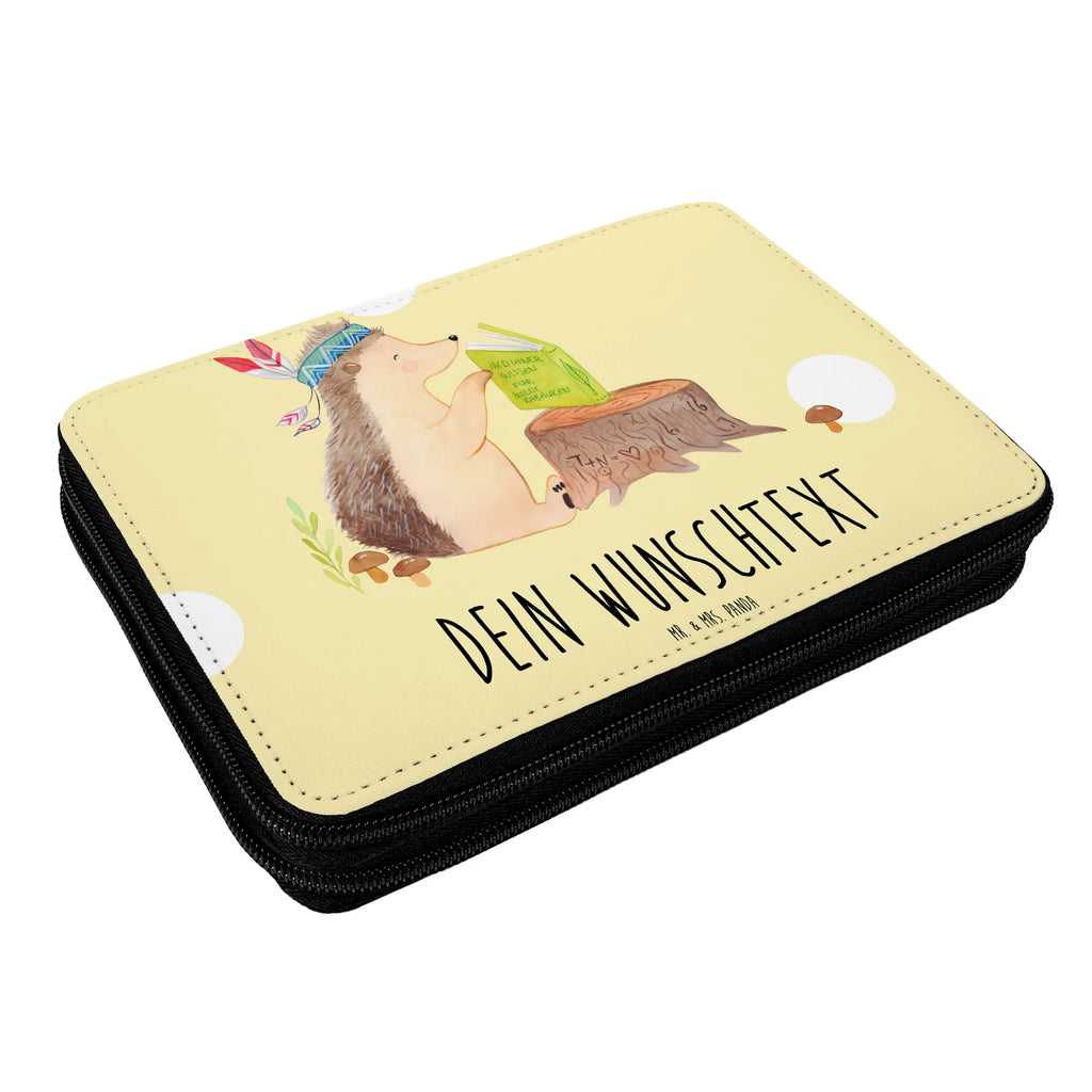 Personalisierte Federmappe Igel Indianer Federmappe mit Namen, Geschenk, PersonalisierteS Stifte Etui, Federmäppchen bedruckt, Personalisierte Stifterolle, PersonalisierteS Federmäppchen, Kind, Personalisierte Federmappe, Kinder Federmappe, Bestückte Federmappe, Stifterolle mit Namen, Federmappe Einschulung, Personalisierte Stiftetasche, Stiftemappe mit Namen, Einschulung, Büro Stifte Etui, Schüler, Grundschule, Federmäppchen mit Namen, Motiv, Schule, Schülerin, Waldtiere, Tiere, Abenteuer, Lagerfeuer, Camping, Igel, Indianer