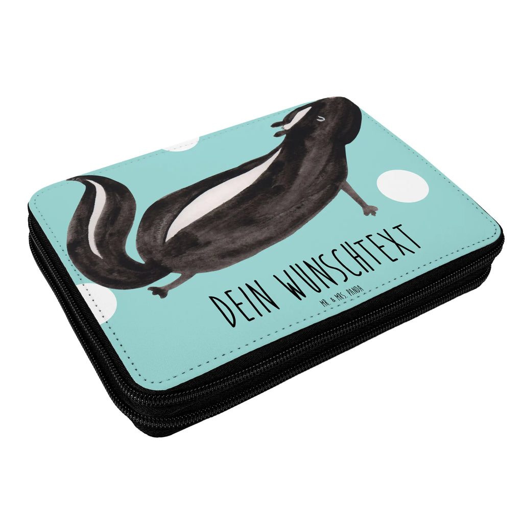 Personalised leather folder skunk yoga Personalisierte Federmappe, Personalisierte Stiftetasche, Stiftemappe mit Namen, Personalisierte Stifterolle, Federmappe mit Namen, PersonalisierteS Federmäppchen, Federmäppchen mit Namen, Stifterolle mit Namen, PersonalisierteS Stifte Etui, Stinktier, Skunk, Lebe, Stinker, Wildtier, Liebe, Raubtier, Namaste, Yoga, Lache, Stinki