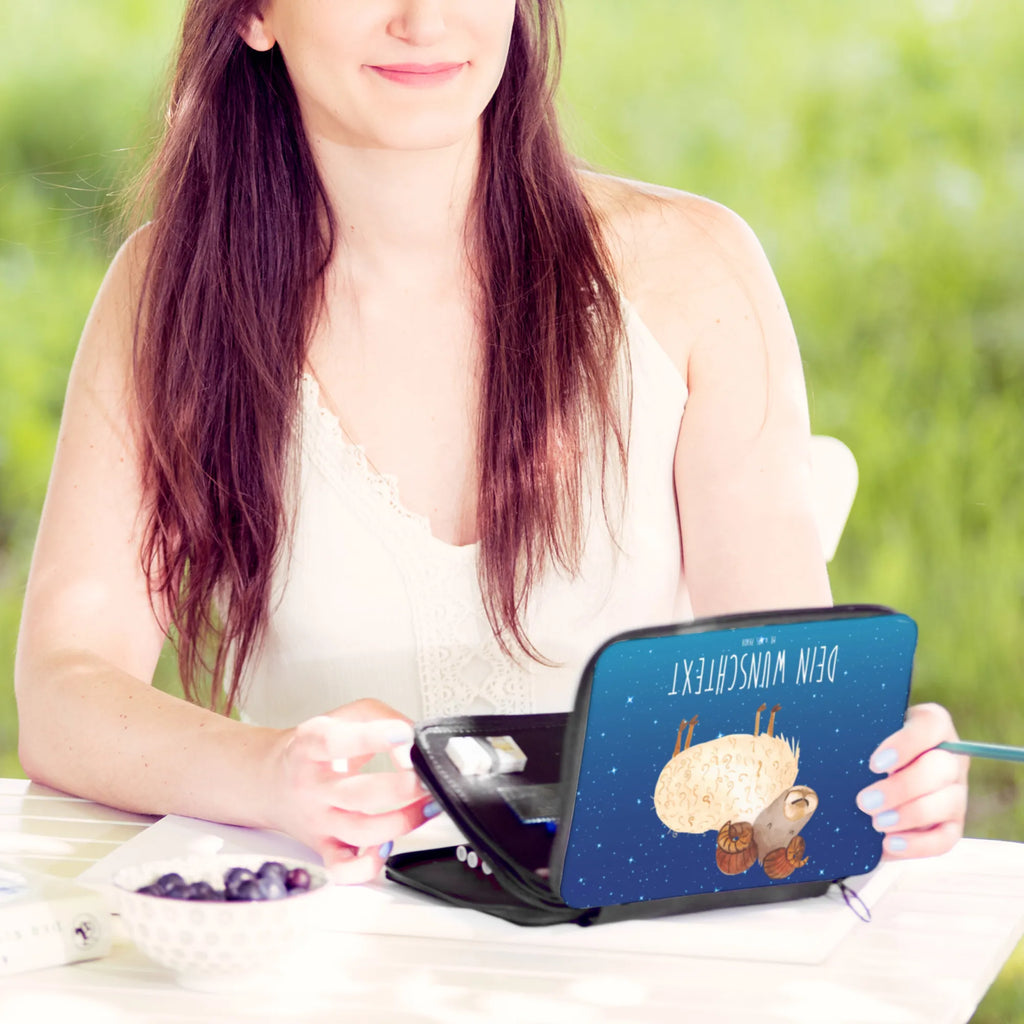 Personalisierte Federmappe Sternzeichen Widder PersonalisierteS Federmäppchen, Personalisierte Stifterolle, Federmappe mit Namen, Stifterolle mit Namen, PersonalisierteS Stifte Etui, Stiftemappe mit Namen, Personalisierte Federmappe, Federmäppchen mit Namen, Personalisierte Stiftetasche, Sternzeichen, Tierkreiszeichen, Horoskop, Astrologie, Aszendent, Geburtstag April, Geburtstag März, Geschenk März, Bock, Schafbock, Widder Sternzeichen, Widder Geschenk, Geschenk April