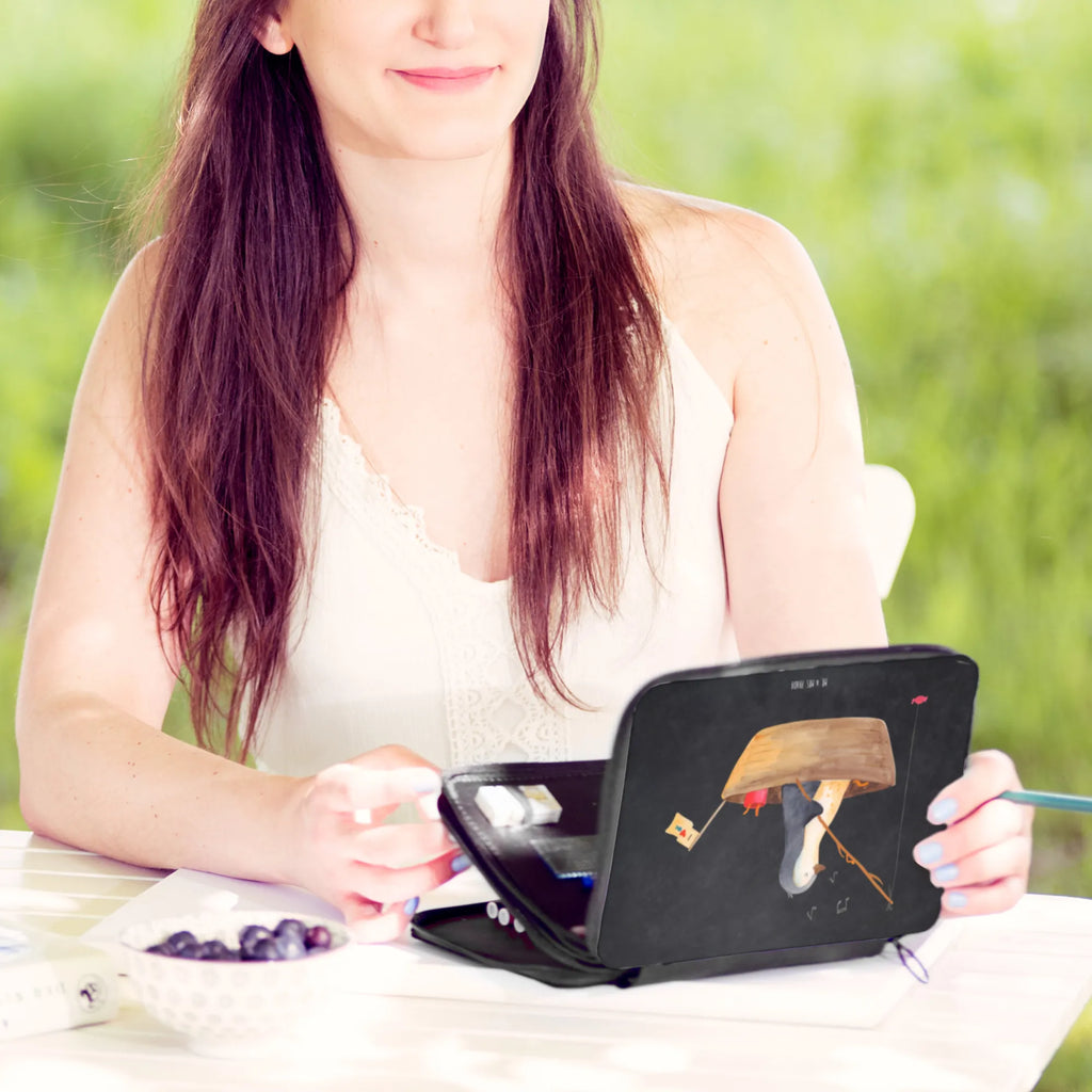 Leather folder Penguin fishing boat Federmäppchen, Büro Stifte Etui, Schule, Kind, Geschenk, Schüler, Motiv, Federmäppchen bedruckt, Grundschule, Stiftetasche, Einschulung, Federmappe Einschulung, Federmappe, Stifterolle, Kinder Federmappe, Schülerin, Bestückte Federmappe, Stifte Etui, Pinguin, Boot, Neuanfang, Angelboot, Motivation, Lebenslust, Trennung, Neustart, Pinguine, Geschenkidee Liebeskummer, Leben, genießen, Scheidung, Angeln