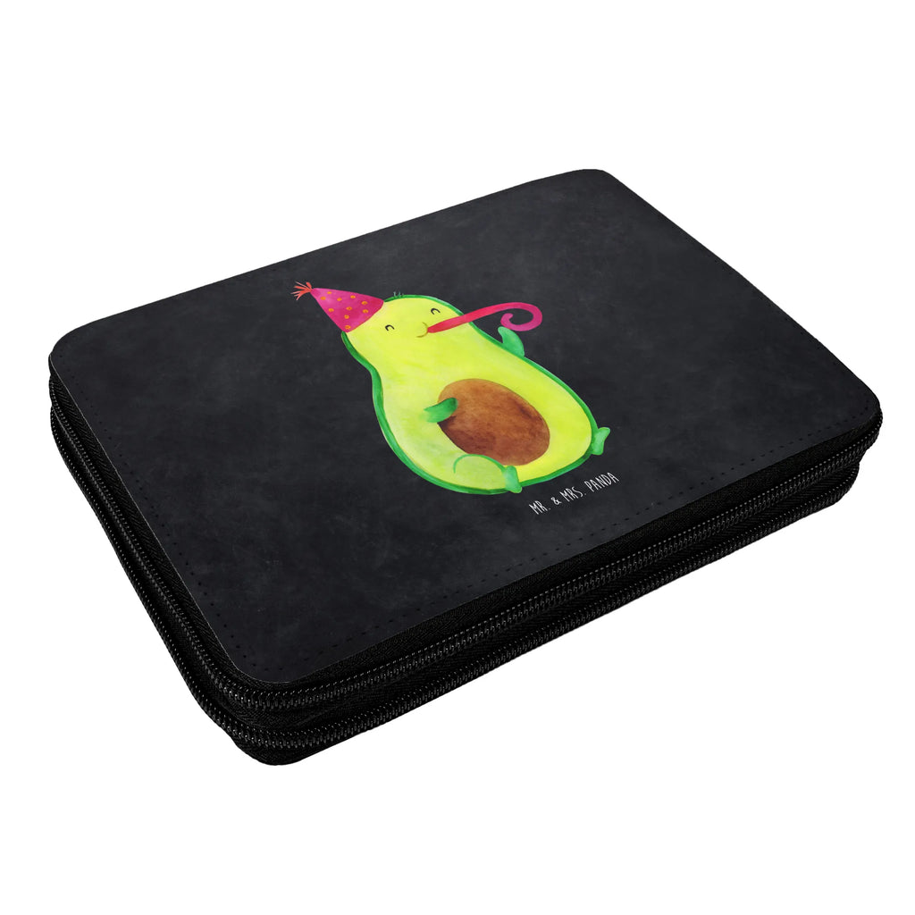 Federmappe Avocado Feier Stiftetasche, Stiftemappe, Federmappe Set, Stiftebeutel, Federmäppchen, Zeichenetui, Buntstiftetui, Schreibmappe, Stifte Etui, Buntstiftmäppchen, Schlampermäppchen, Schuletui, Bleistift Etui, Federtasche, Schreibetui, Schulmäppchen, Bleistiftetui, Etui für Stifte, Stifteetui, Farbstiftetui, Schüleretui, Mäppchen, Malmappe, Vegan, Veggie, Gesund, Avocado, Fete, Feier, Gute Laune, Geburtstag, Tröte, Feierlichkeit, Party