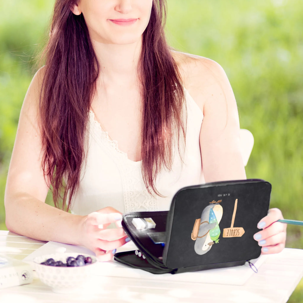 Leather folder Penguin School cone Stifterolle, Grundschule, Einschulung, Federmappe, Federmäppchen bedruckt, Geschenk, Schüler, Motiv, Büro Stifte Etui, Schülerin, Kind, Federmäppchen, Bestückte Federmappe, Stifte Etui, Kinder Federmappe, Schule, Federmappe Einschulung, Stiftetasche, Pinguin, erster Schultag, 1. Klasse, Geschenk zur Einschulung, Schulranzen, Schulanfänger